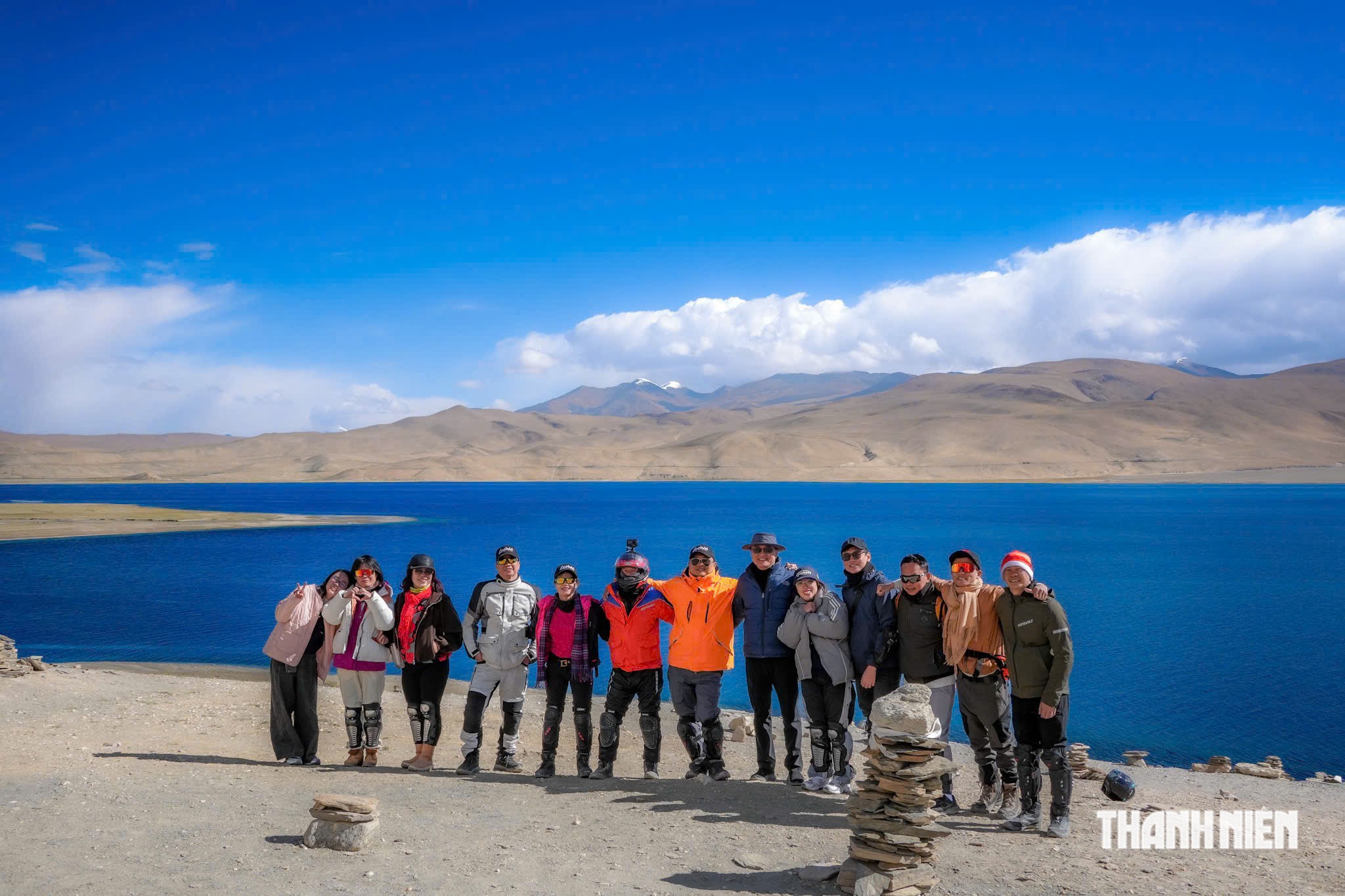 Vòng xe chậm rãi của các biker ở 'cổng trời' Khardung La- Ảnh 13.