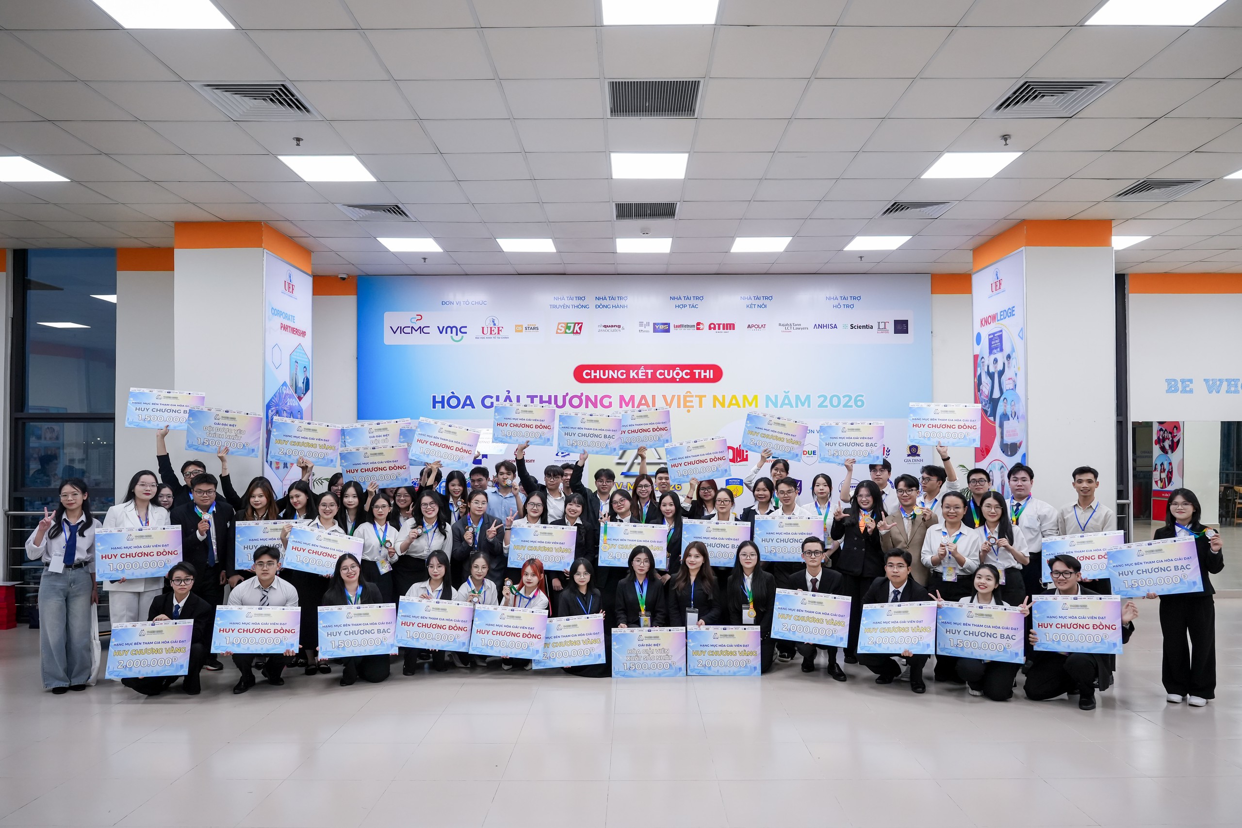 20 đội sinh viên luật ‘đấu trí’ tìm lời giải cho tranh chấp thương mại - Ảnh 2.