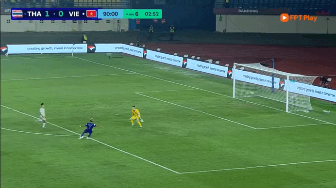 Bàn thắng ấn định tỷ số 2-0 cho đội tuyển Thái Lan ở những phút cuối cùng