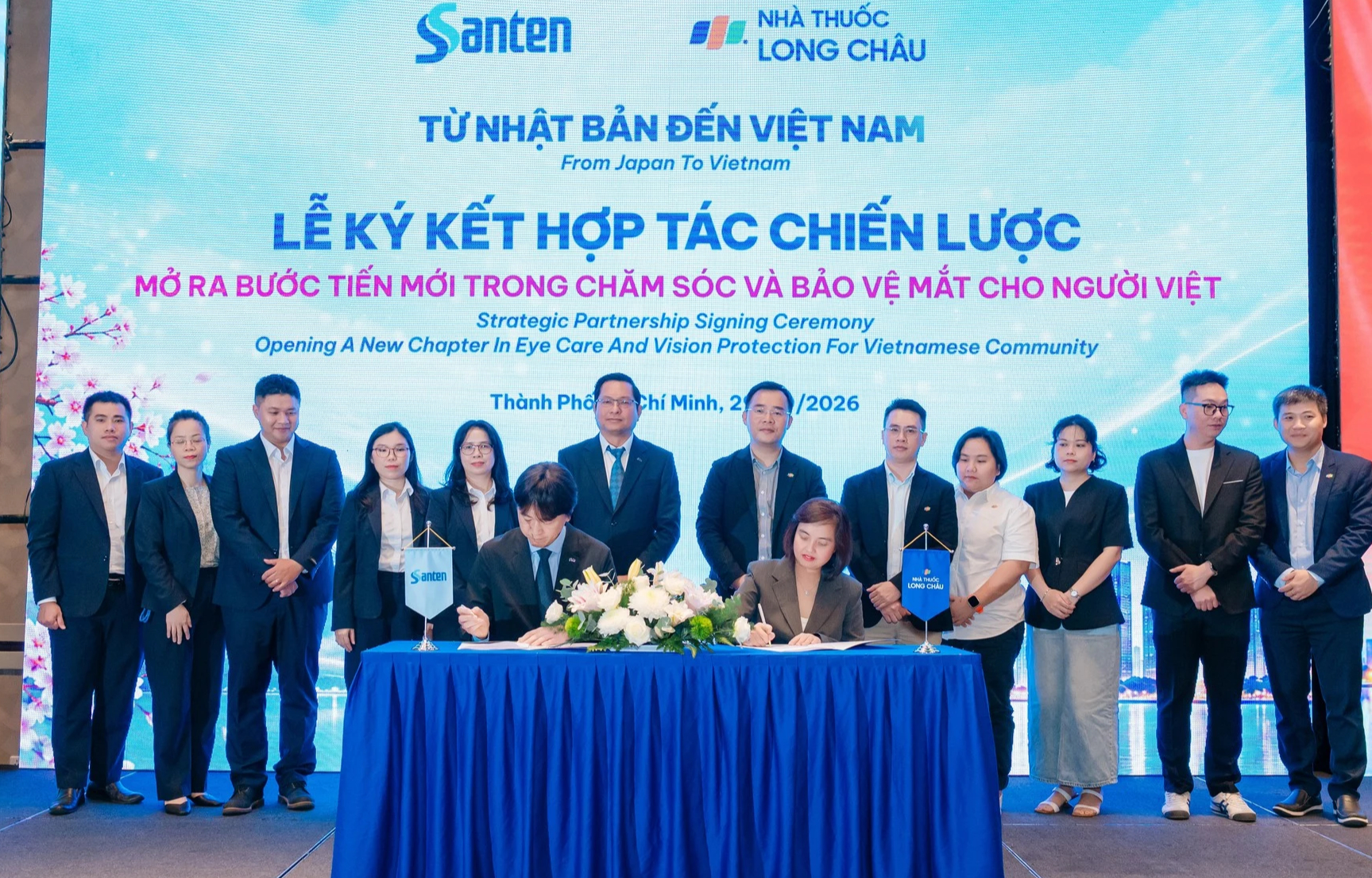Long Châu và Santen hợp tác chiến lược, đưa chăm sóc mắt đến gần người dân - Ảnh 1.