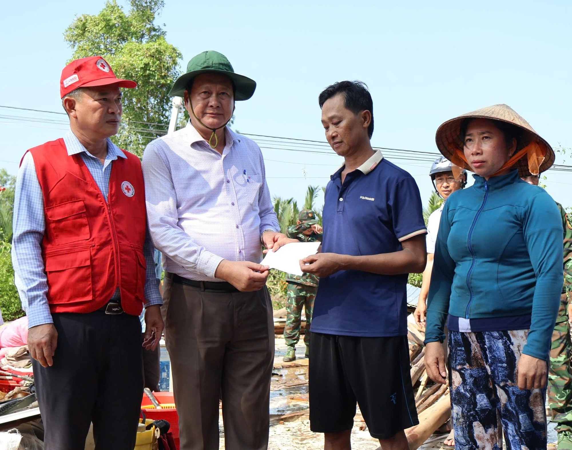 Đề xuất hỗ trợ xây lại 6 căn nhà bị lốc xoáy làm sập ở Cà Mau- Ảnh 1.