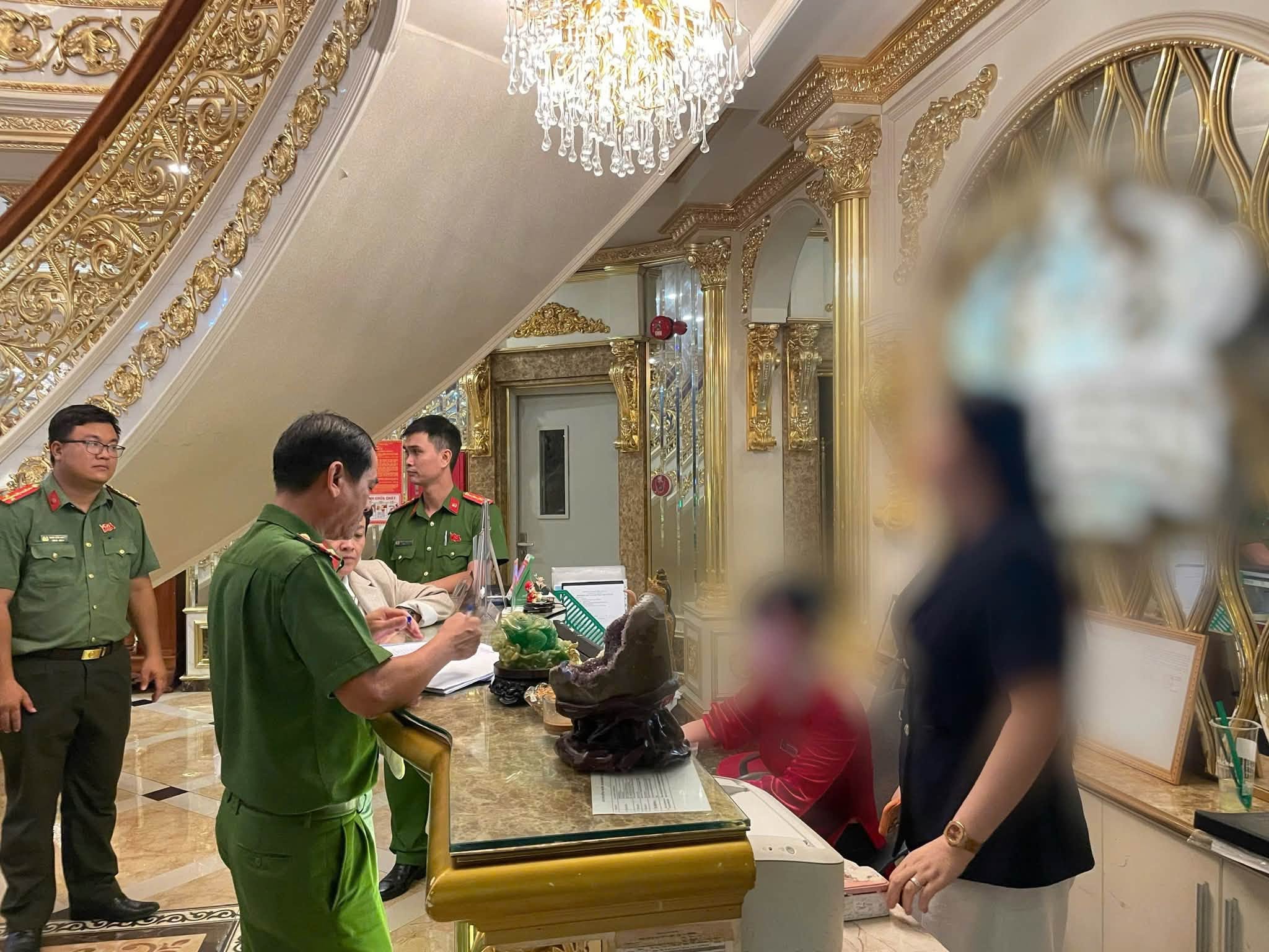 45 ngày đêm 'lật' từng địa bàn, Đà Nẵng phát hiện 1.872 người dương tính ma túy - Ảnh 4.