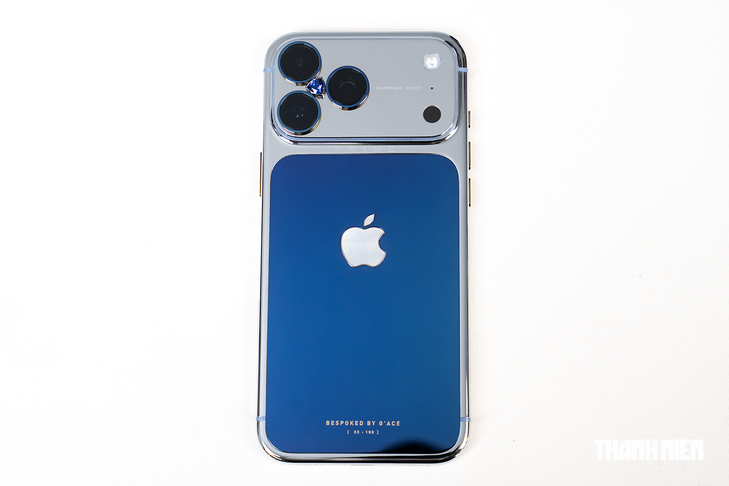 iPhone 18 Pro Max mạ vàng, đính kim cương giá hơn 200 triệu đồng tại Việt Nam - Ảnh 4.