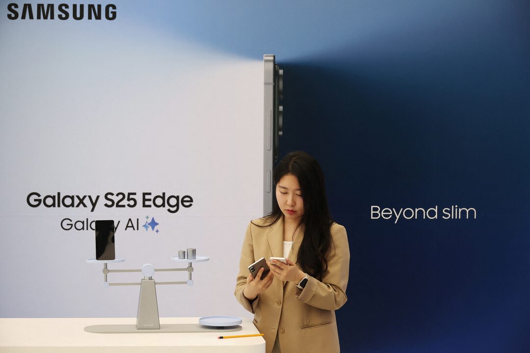 Samsung muốn tạo bất ngờ khi hồi sinh Galaxy Edge? - Ảnh 1.