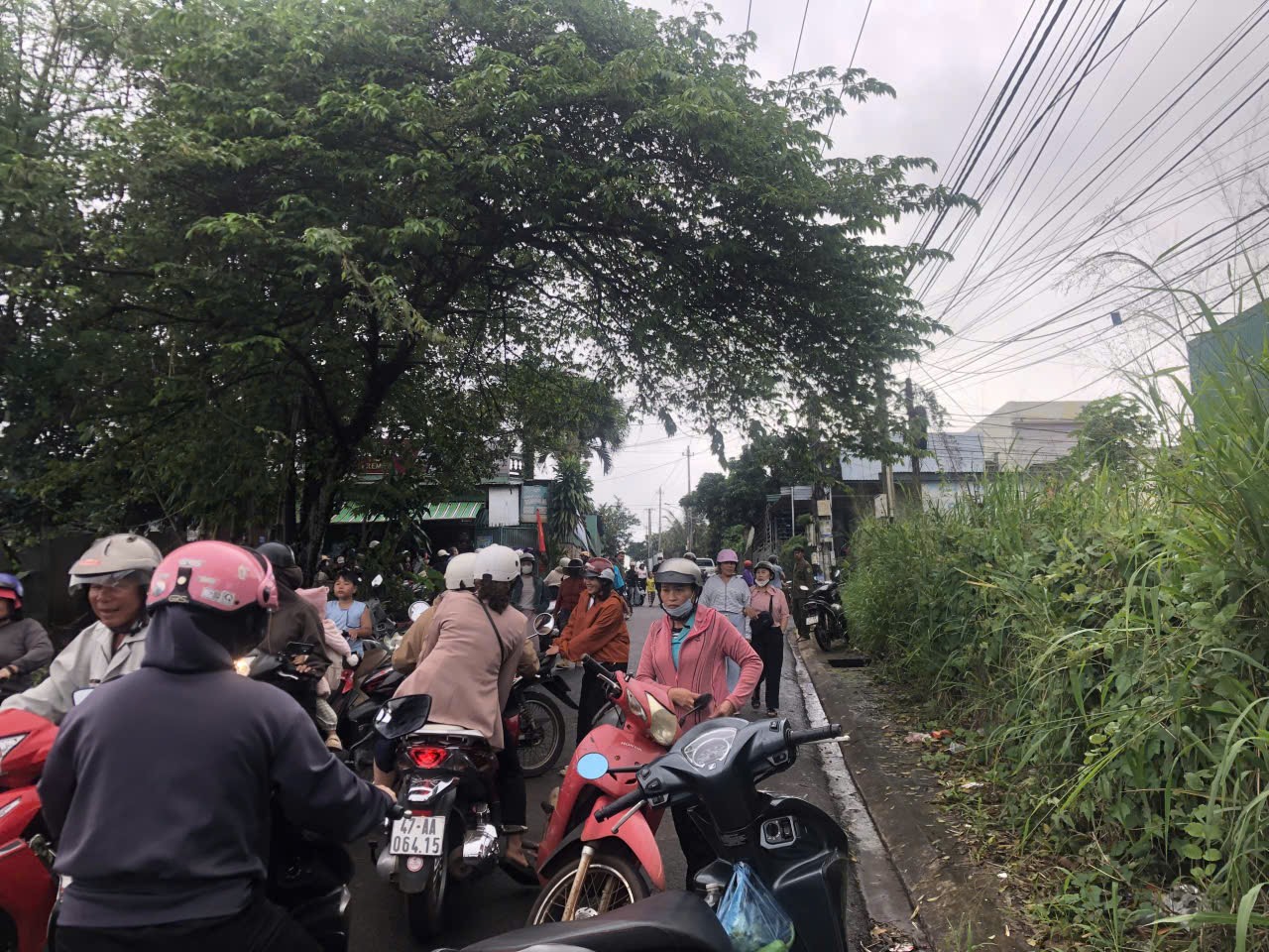 Sát hại người tình, đâm người khác bị thương rồi đến công an đầu thú- Ảnh 1.