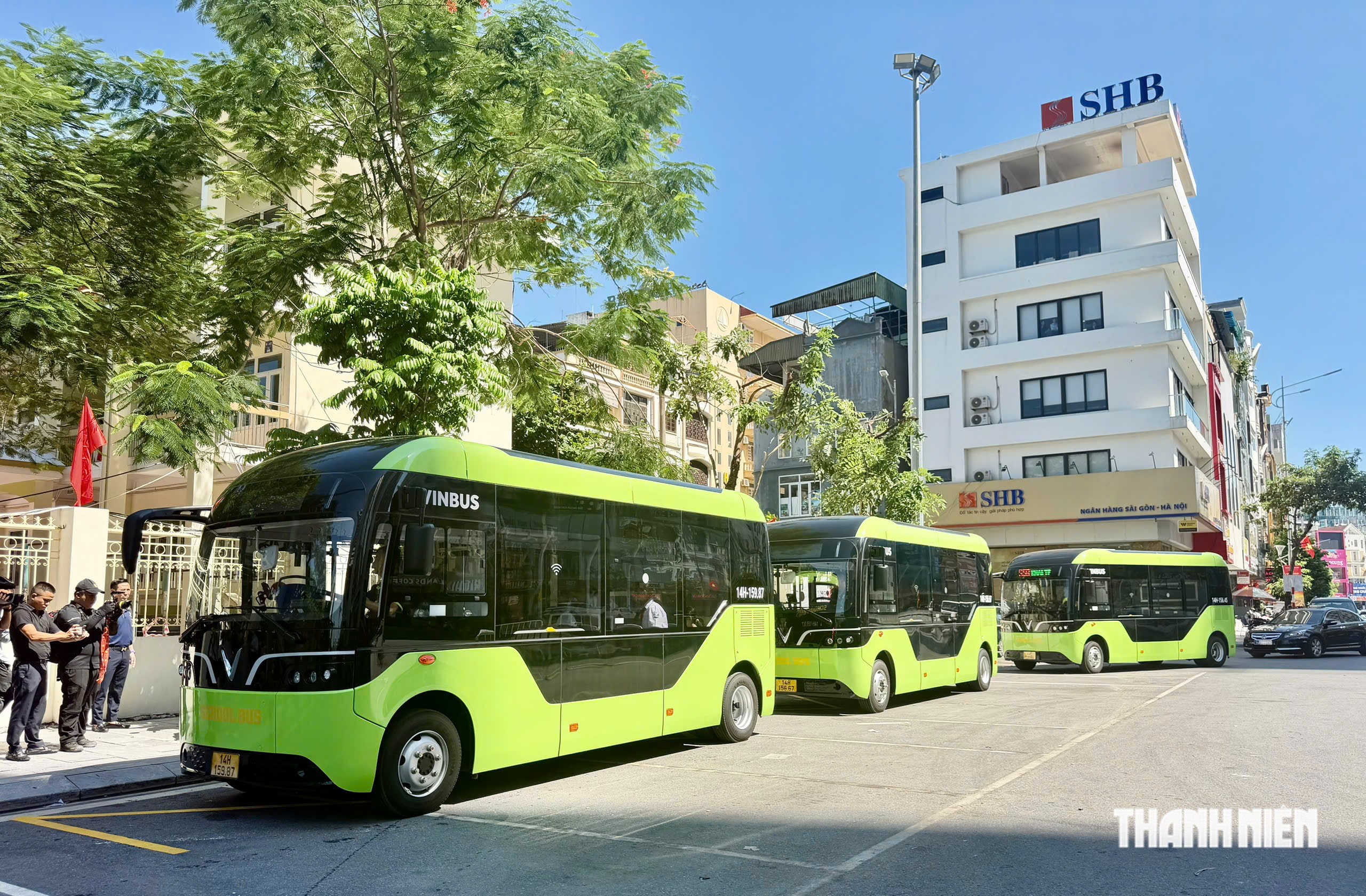 TP.Quảng Ninh khai trương xe buýt điện miễn phí đưa đón học sinh - Ảnh 2.