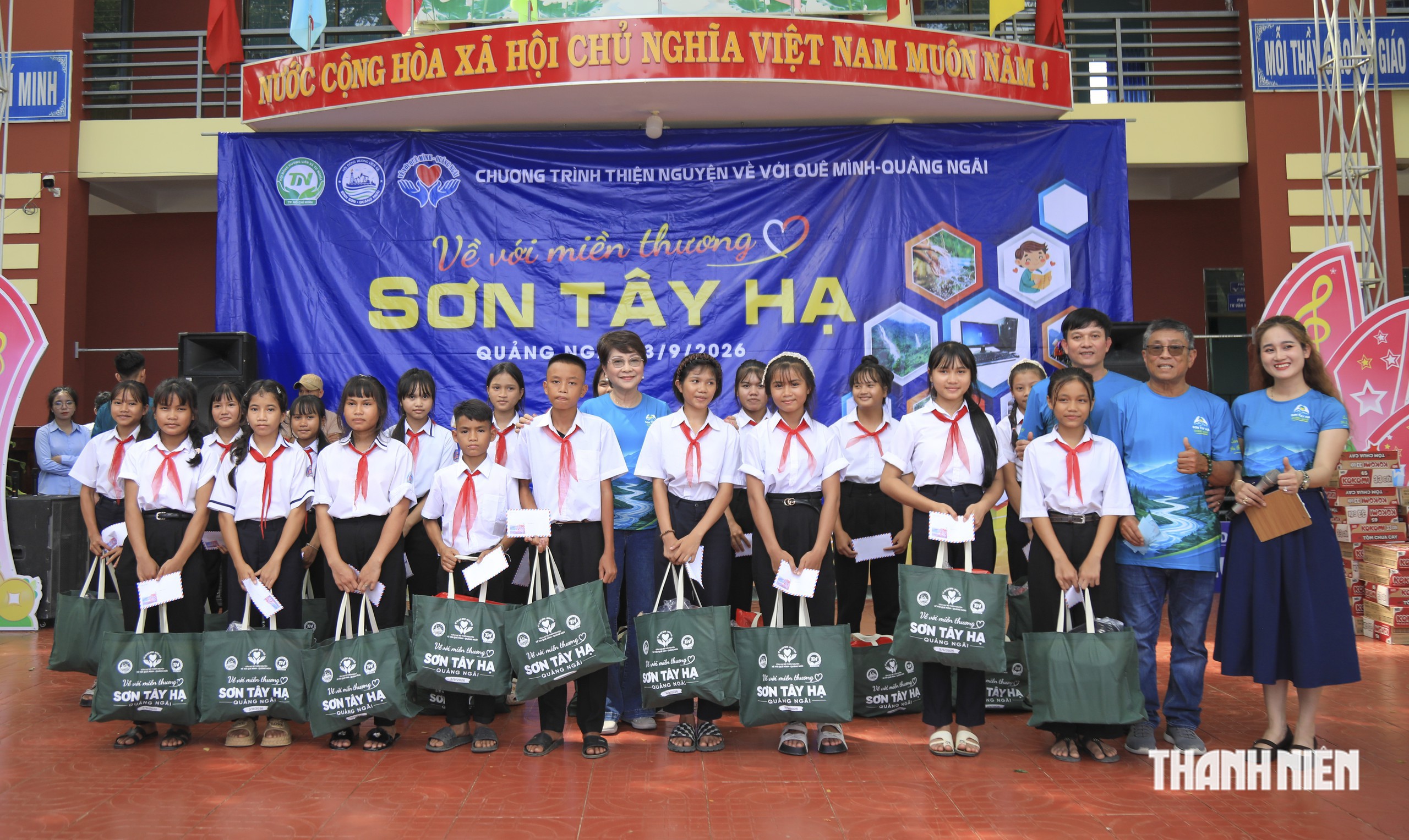 Về với miền thương Sơn Tây Hạ trao yêu thương- Ảnh 2.