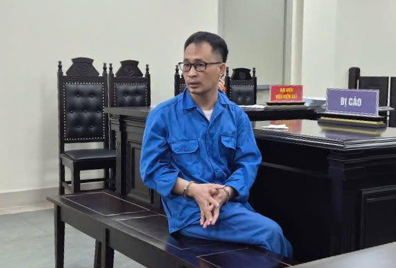 Cựu tổng giám đốc Tập đoàn vàng bạc đá quý ATV bị tuyên 21 năm tù - Ảnh 1.