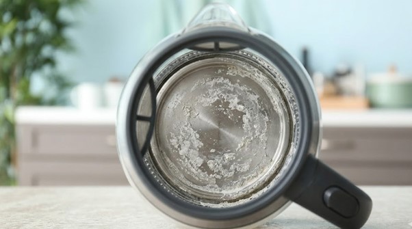 Hai sai lầm phổ biến khi pha sữa cho con và cách phòng tránh - Ảnh 1.