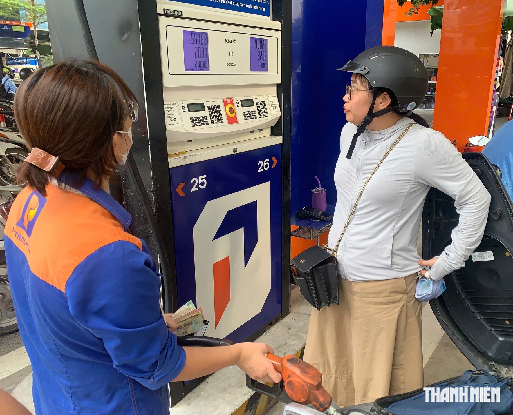 Giá xăng dầu cho doanh nghiệp tự quyết, khi nào sẽ can thiệp bình ổn? - Ảnh 1.