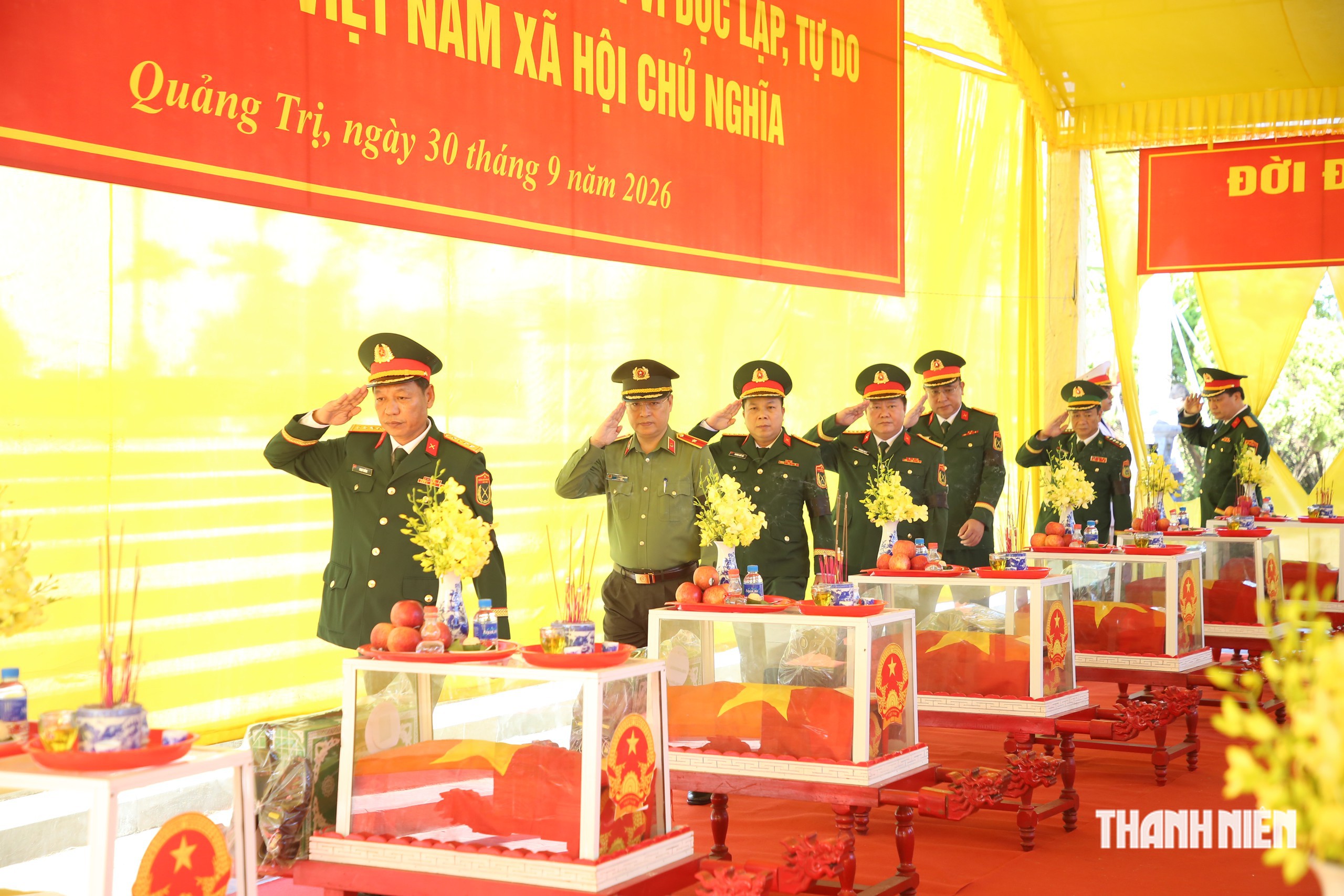 An táng 30 hài cốt liệt sĩ vừa tìm thấy ở Quảng Trị- Ảnh 2.