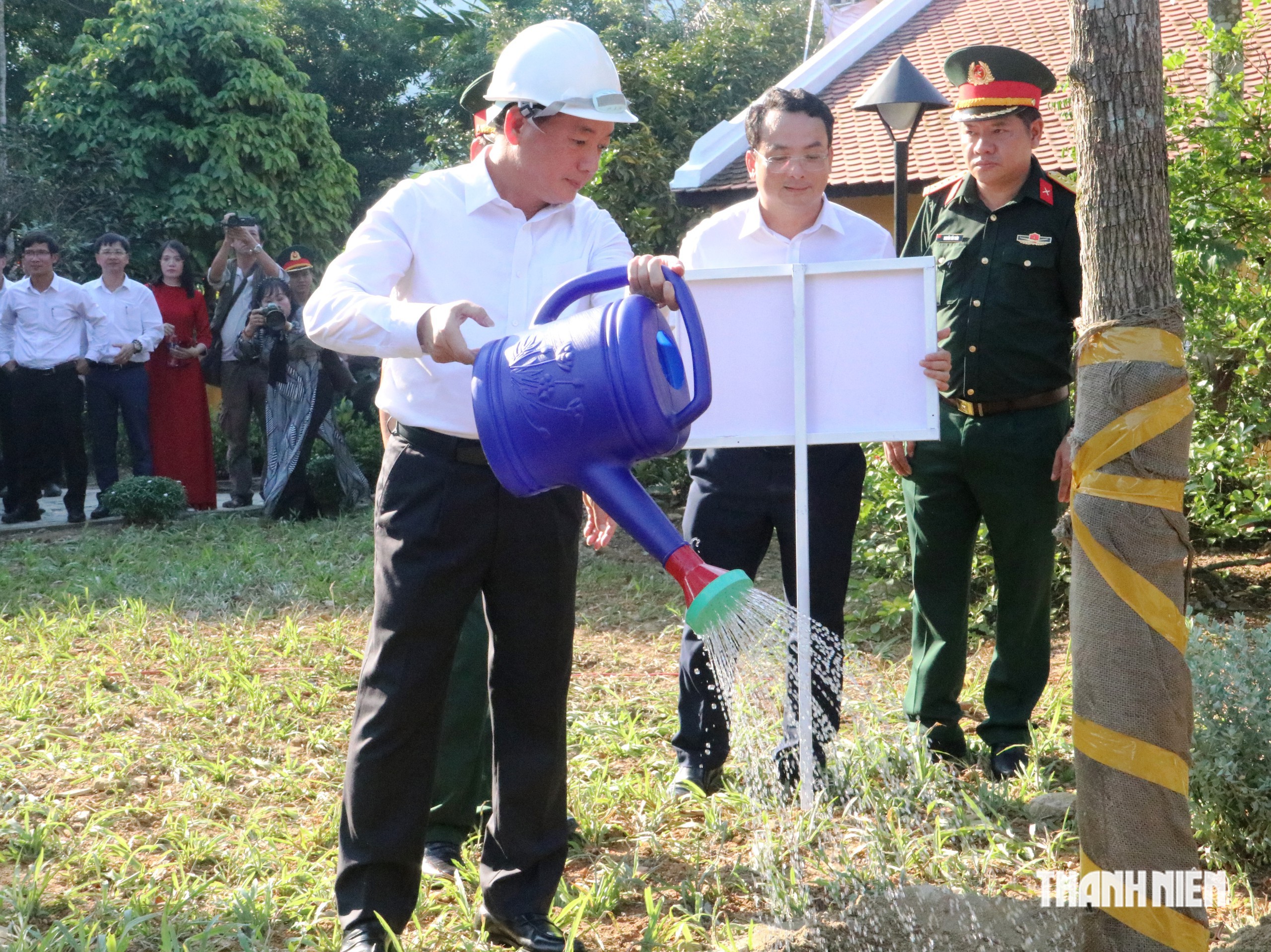 'Tiếp nối tinh thần Huỳnh Thúc Kháng, tận hiến cho Tổ quốc và nhân dân'- Ảnh 8.