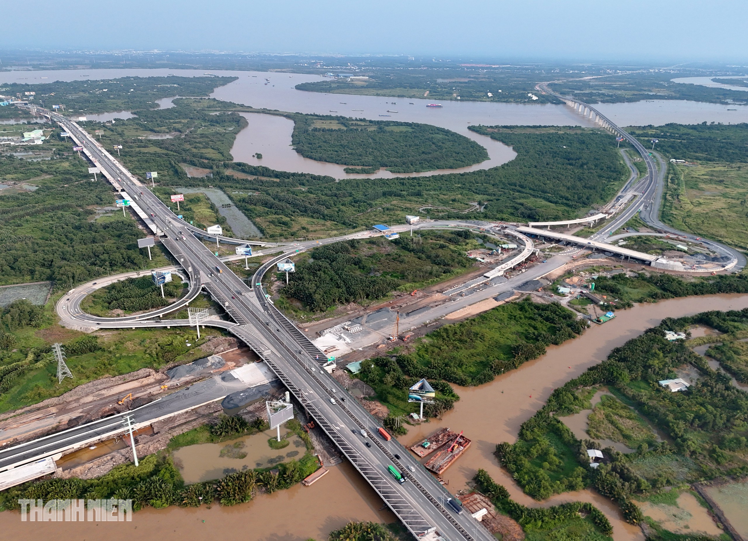 Cận cảnh tường chống ồn Vành đai 3 TP.HCM xuyên qua Vinhomes Grand Park- Ảnh 15.