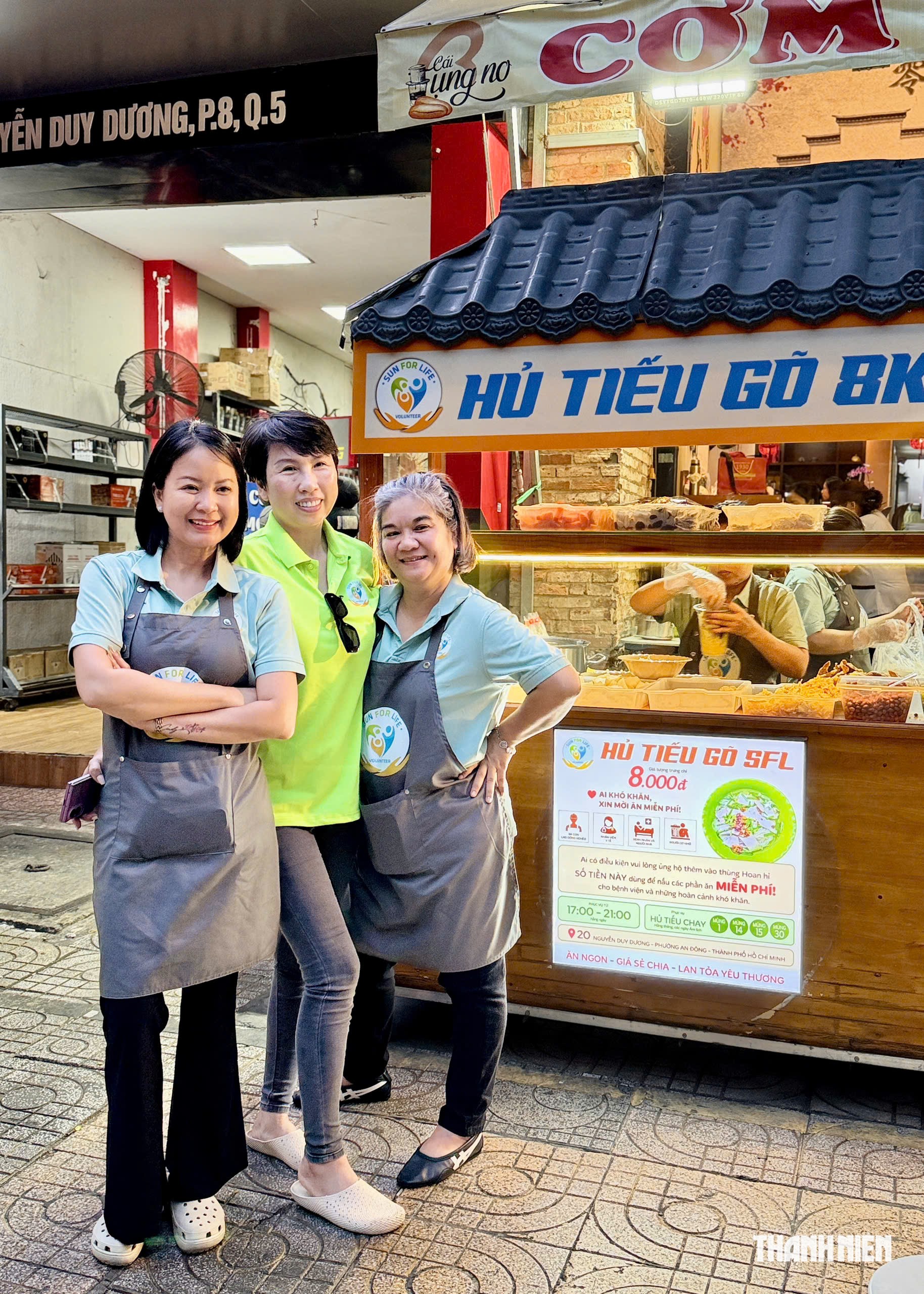Tô hủ tiếu 8.000 đồng và nghĩa tình TP.HCM - Ảnh 2.