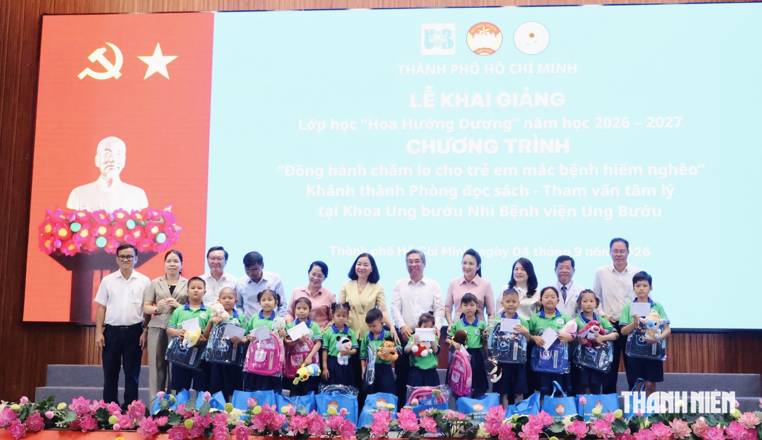 Lễ khai giảng đặc biệt của bệnh nhi ung thư: 'Con mong hết bệnh để đến trường' - Ảnh 6.