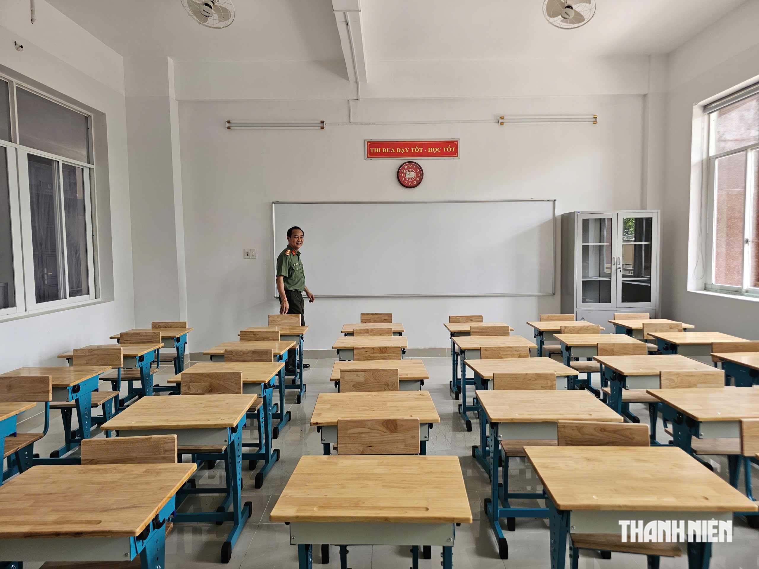 Phòng học hiện đại của Trường Văn hóa Công an nhân dân V trước lễ khai giảng - Ảnh 2.
