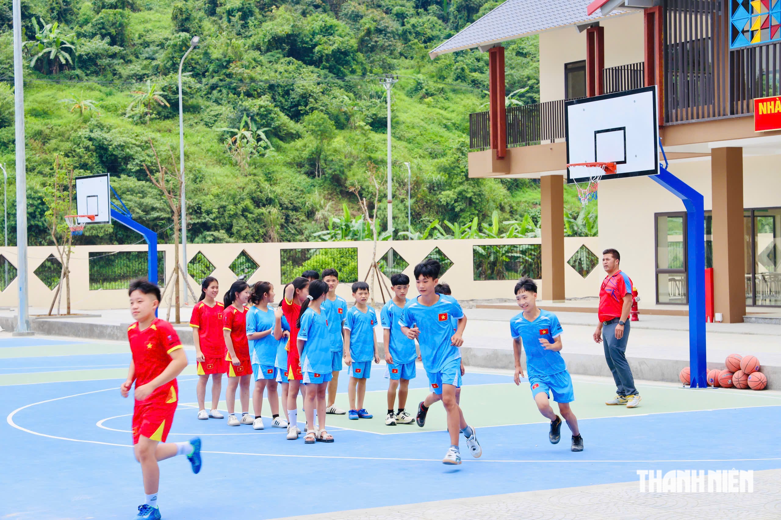 Trường học 241 tỉ đồng vùng biên, điểm cầu trực tiếp lễ khai giảng chung cả nước - Ảnh 10.
