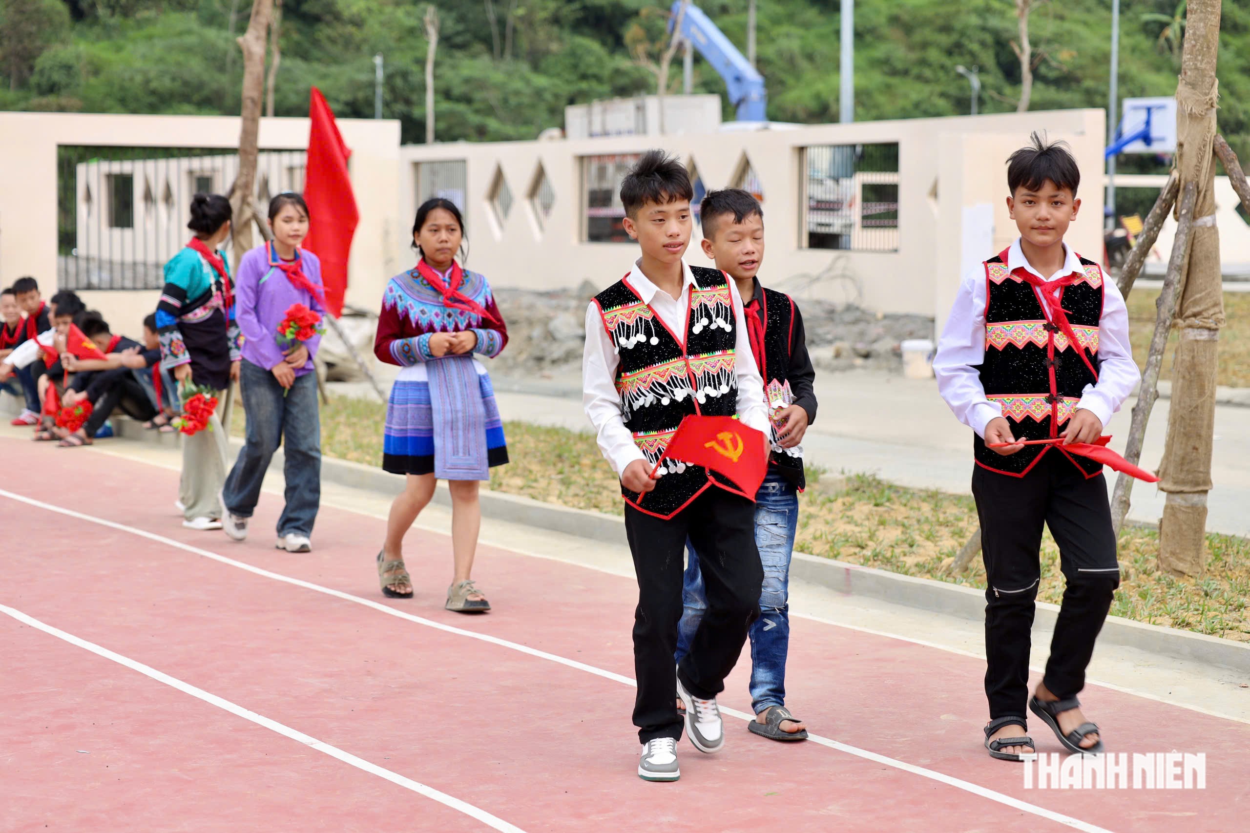 Trường học 241 tỉ đồng vùng biên, điểm cầu trực tiếp lễ khai giảng chung cả nước - Ảnh 12.