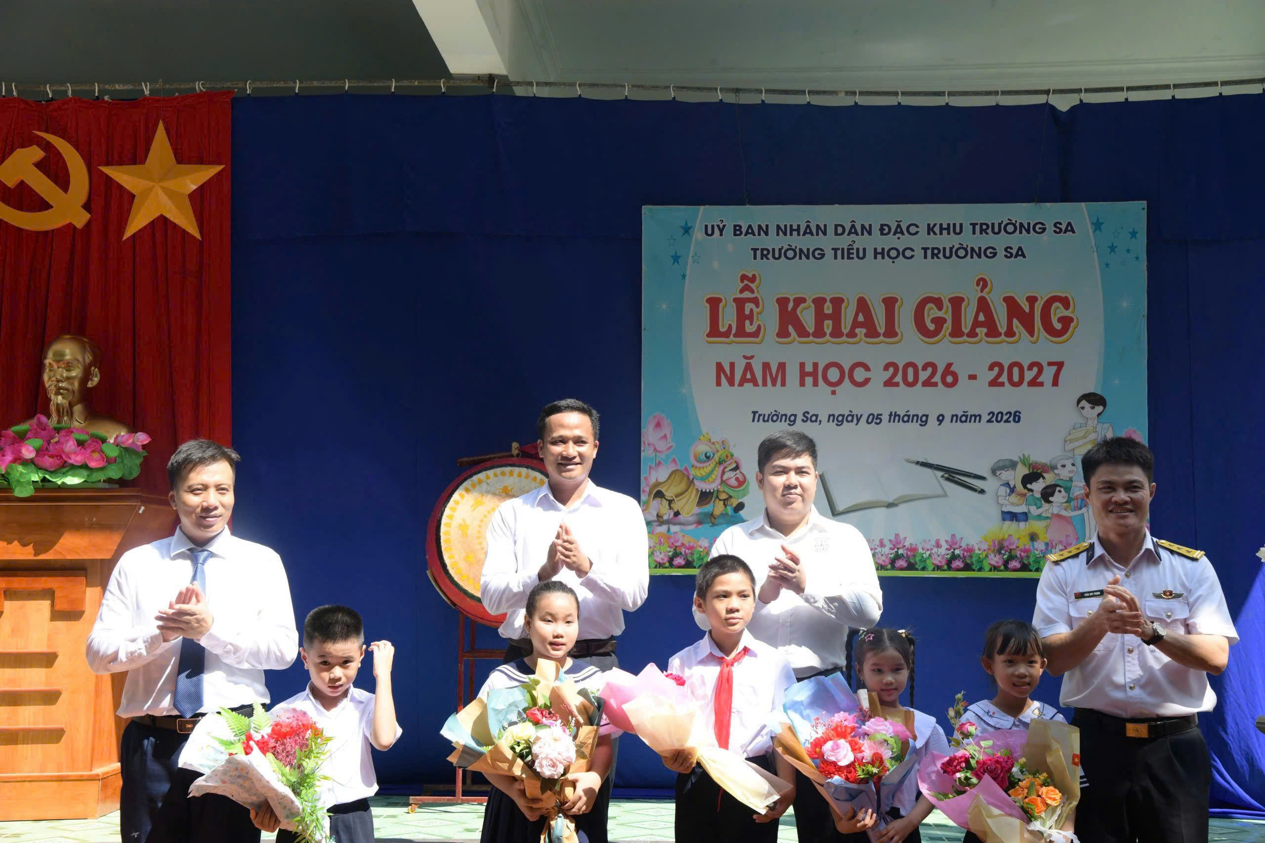 Tiếng trống khai trường vang giữa trùng khơi Trường Sa- Ảnh 5.