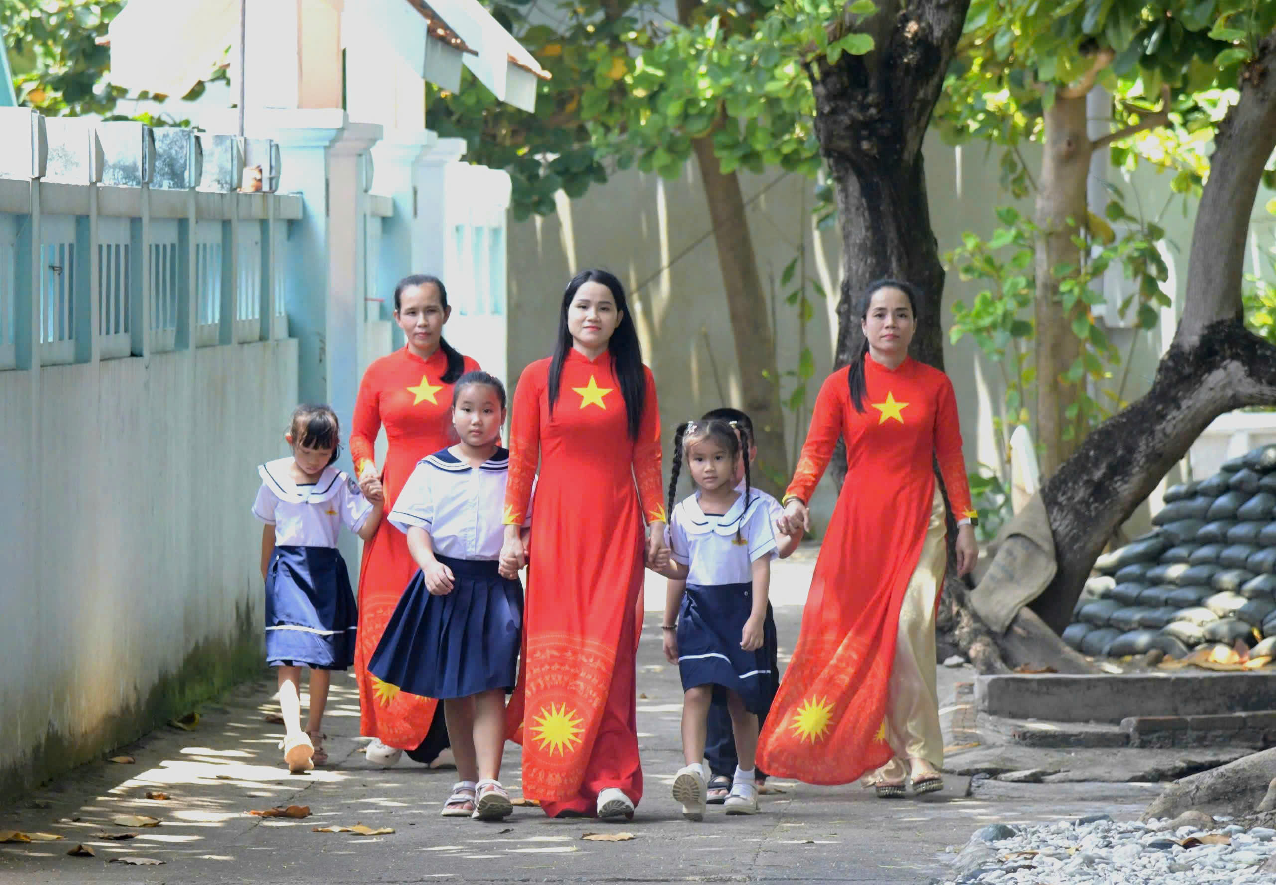 Tiếng trống khai trường vang giữa trùng khơi Trường Sa- Ảnh 1.