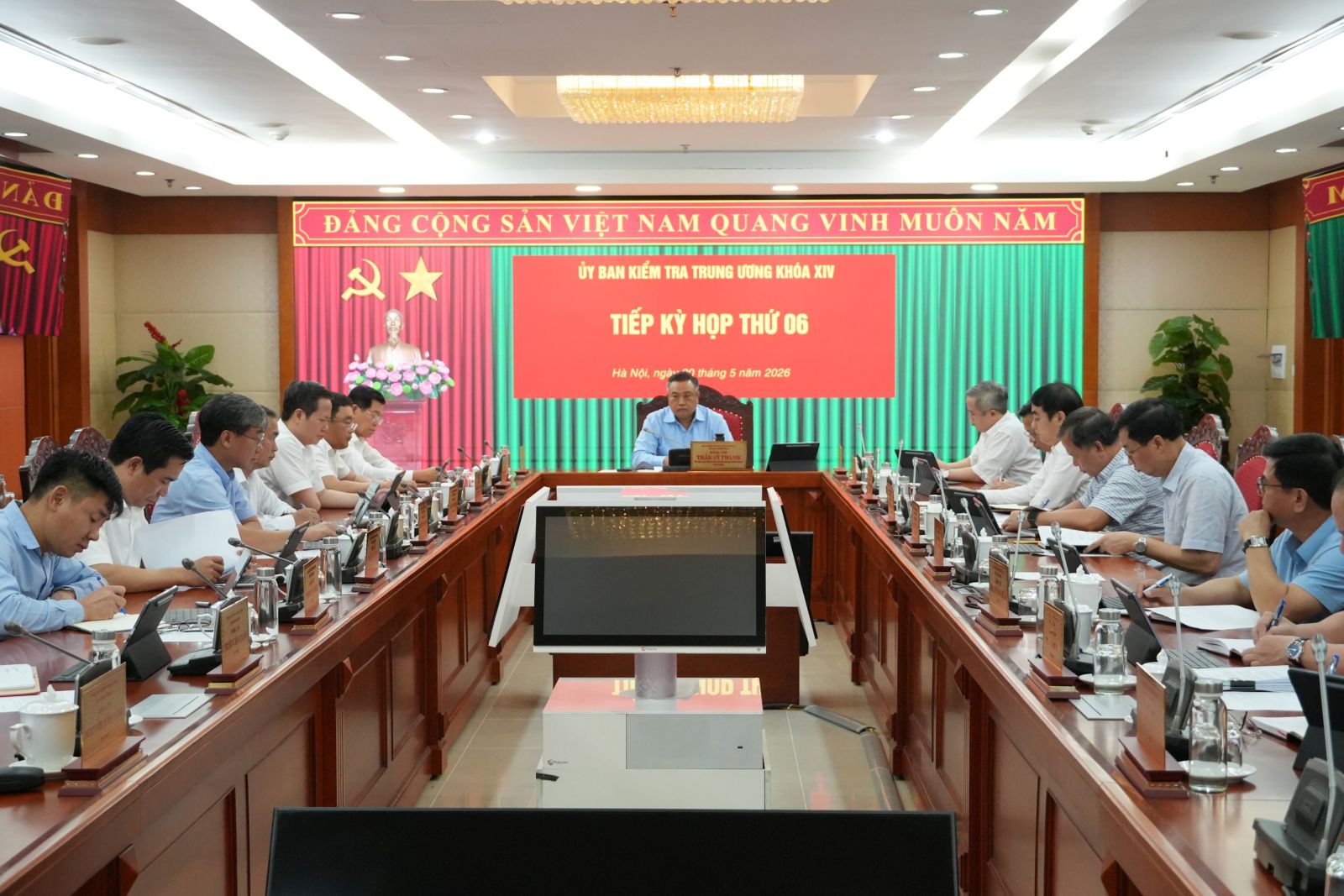 Bộ Ch&iacute;nh trị ban h&agrave;nh quy định về kỷ luật tổ chức Đảng, đảng vi&ecirc;n vi phạm - Ảnh 1.