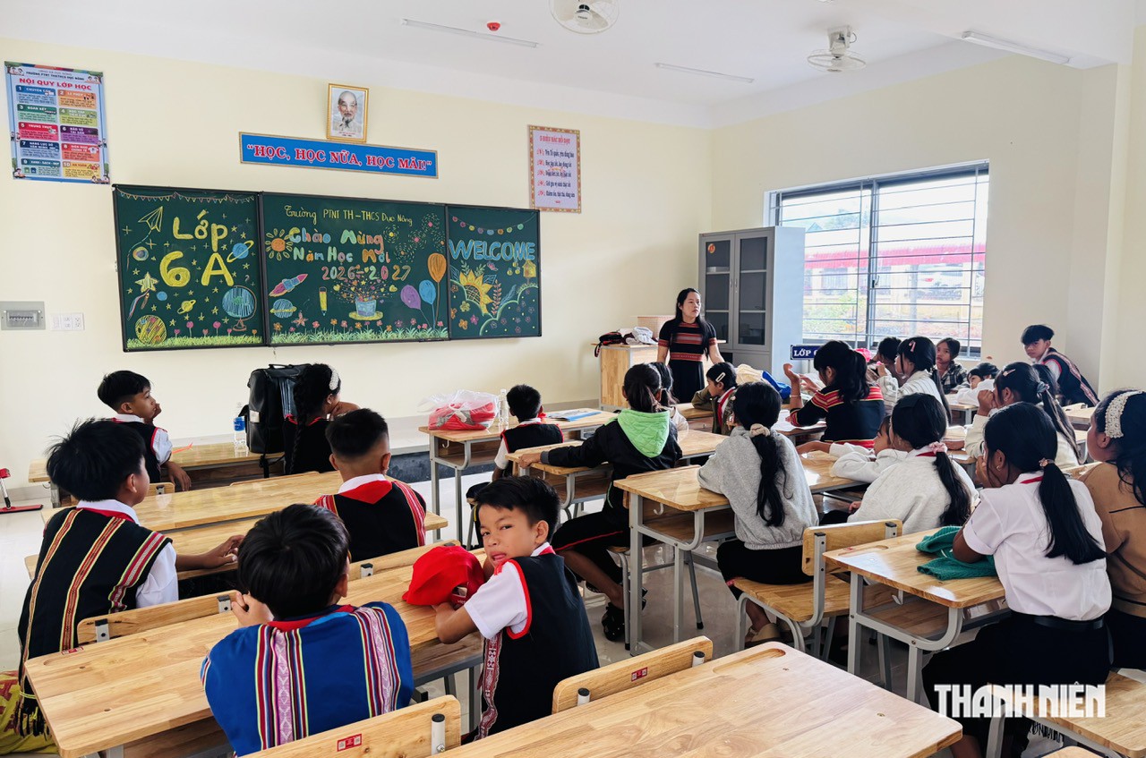 Bí thư Tỉnh ủy Quảng Ngãi: Cần kết hợp nhuần nhuyễn giữa ‘dạy chữ’ với ‘dạy người’- Ảnh 3.