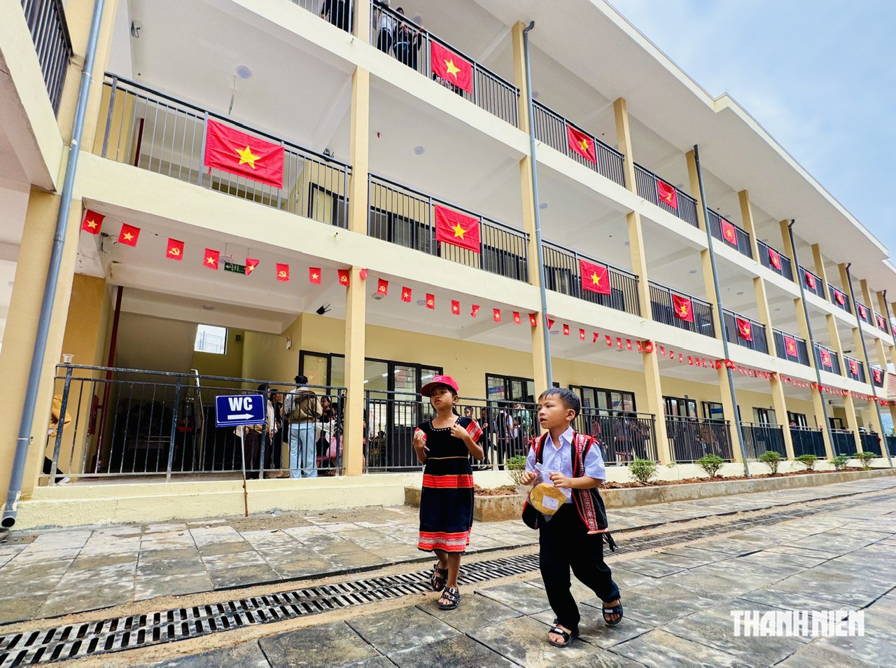 Bí thư Tỉnh ủy Quảng Ngãi: Cần kết hợp nhuần nhuyễn giữa ‘dạy chữ’ với ‘dạy người’- Ảnh 4.