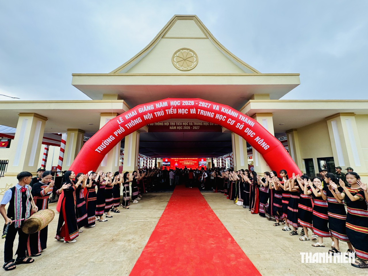 Bí thư Tỉnh ủy Quảng Ngãi: Cần kết hợp nhuần nhuyễn giữa ‘dạy chữ’ với ‘dạy người’- Ảnh 5.