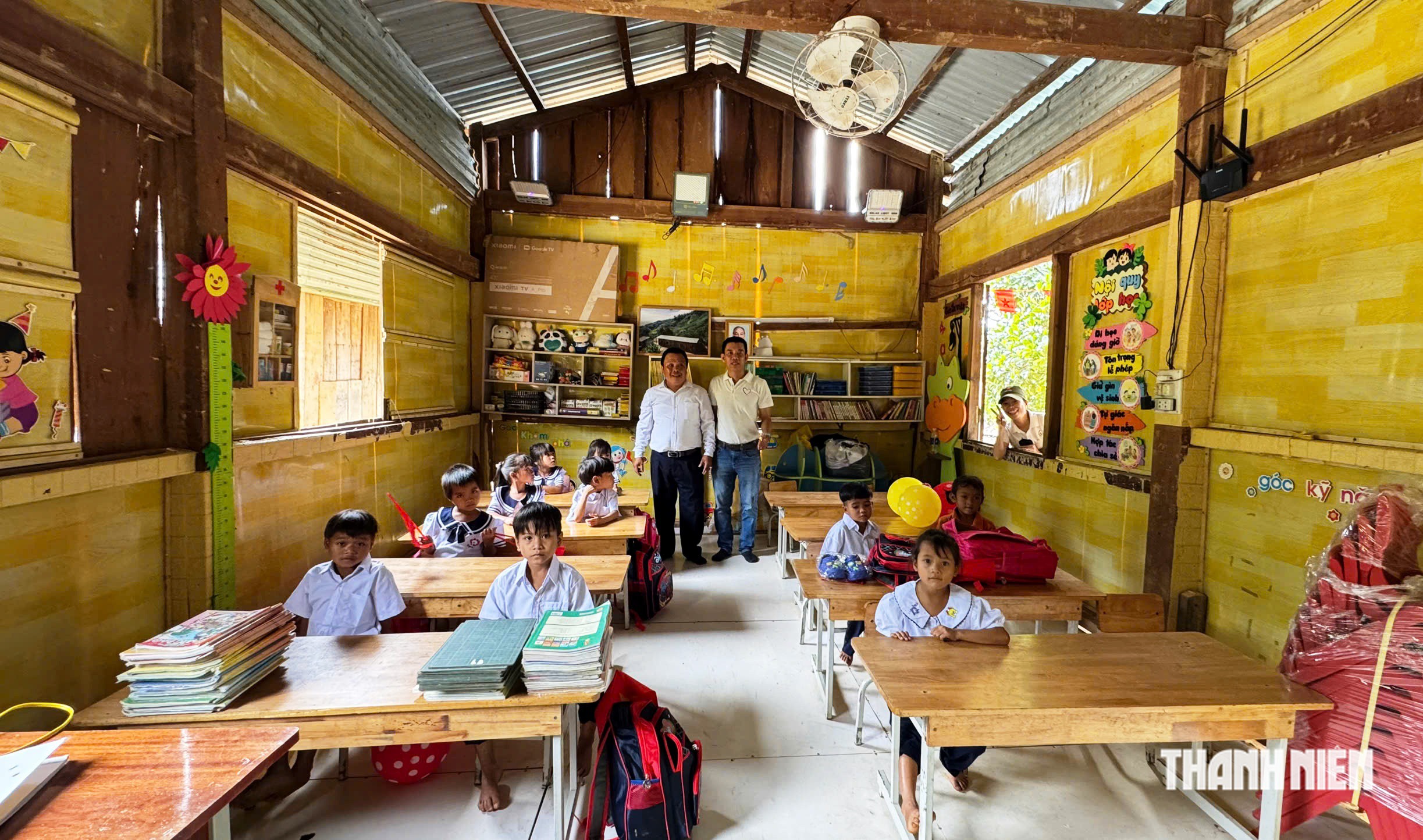 Mang niềm vui ngày đầu năm học mới lên với học sinh ở 'lưng chừng đỉnh trời'- Ảnh 9.