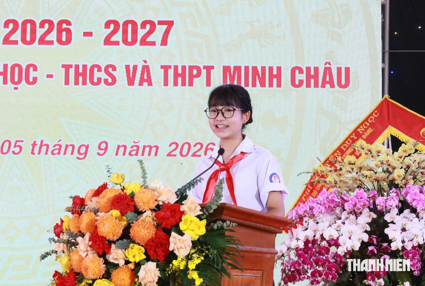 Khai giảng ở xã đảo duy nhất của Hà Nội, lần đầu đón học sinh lớp 10 - Ảnh 3.