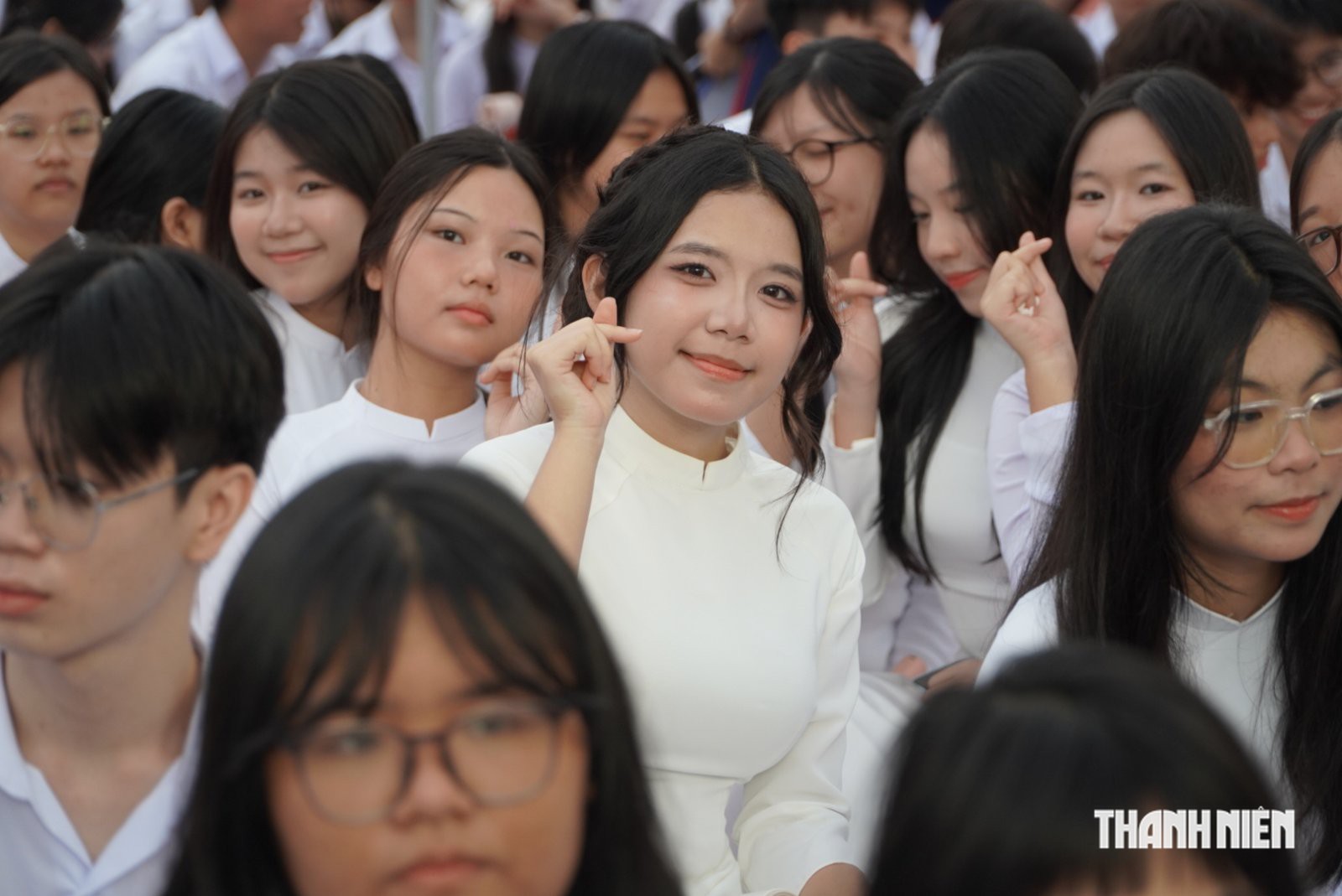Cô hiệu trưởng nhắn nhủ gì trong lễ khai giảng mà học sinh 'thả tim' rần rần? - Ảnh 7.