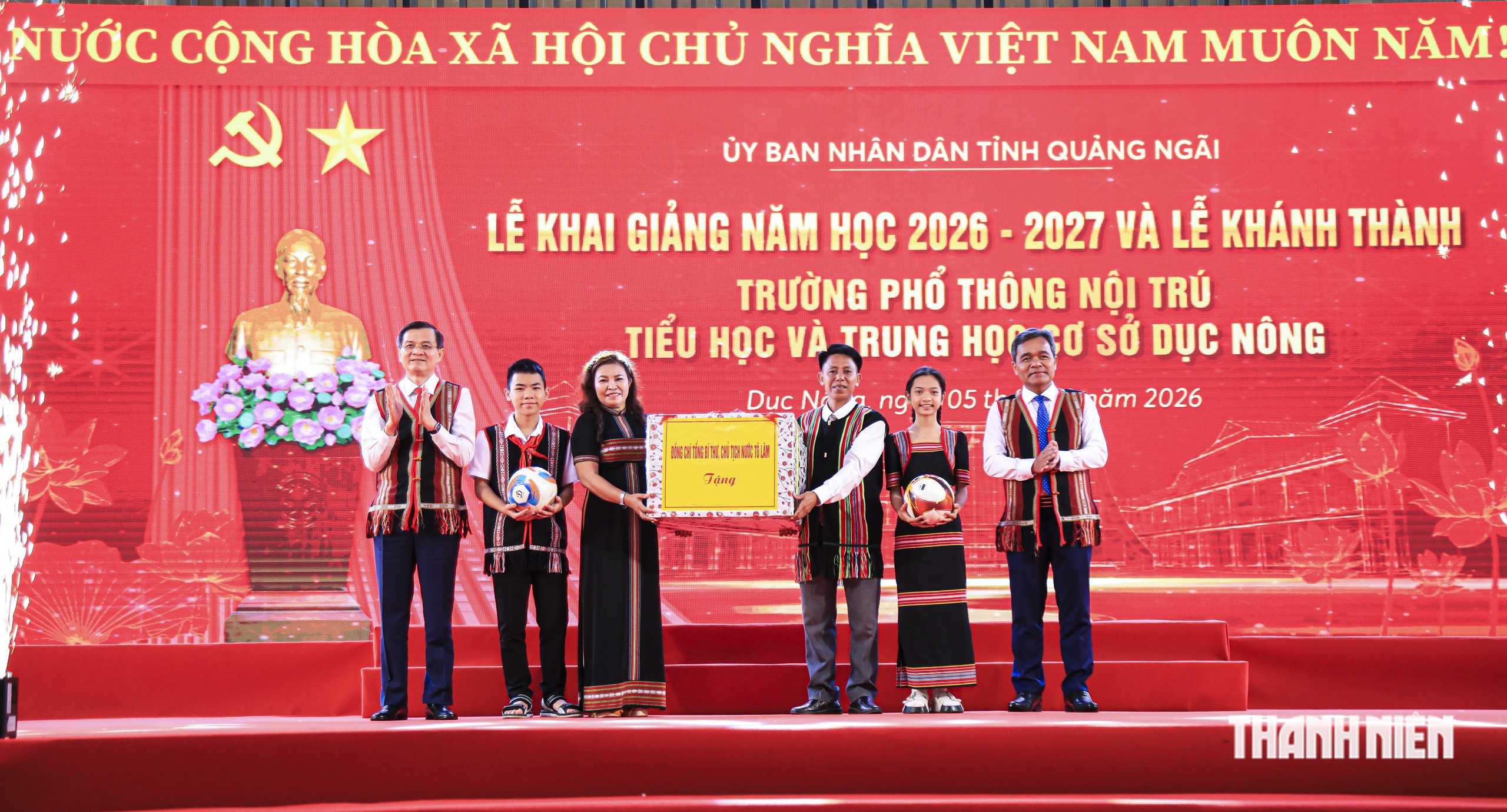 Bí thư Tỉnh ủy Quảng Ngãi: Cần kết hợp nhuần nhuyễn giữa ‘dạy chữ’ với ‘dạy người’- Ảnh 8.