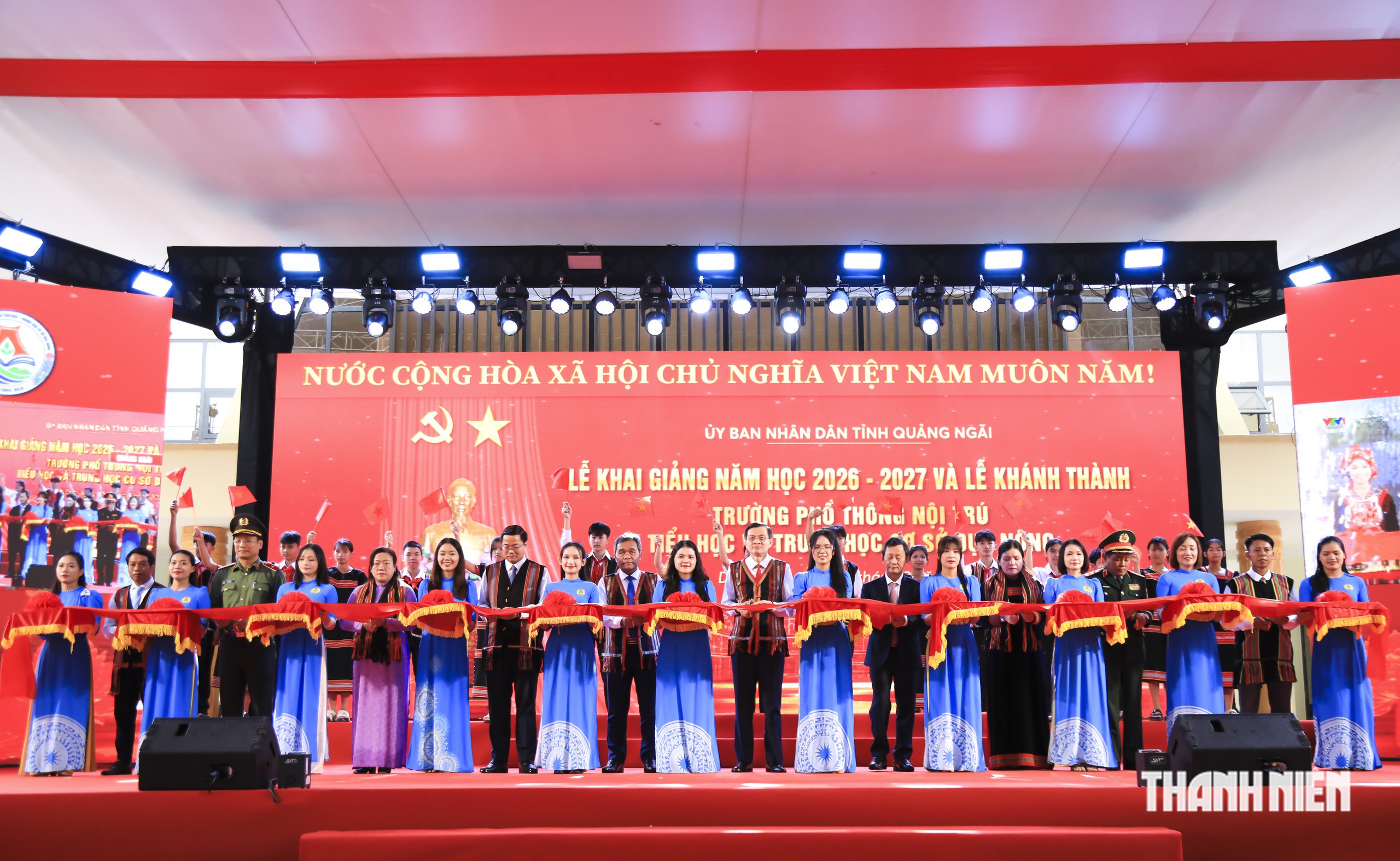 Bí thư Tỉnh ủy Quảng Ngãi: Cần kết hợp nhuần nhuyễn giữa ‘dạy chữ’ với ‘dạy người’- Ảnh 7.