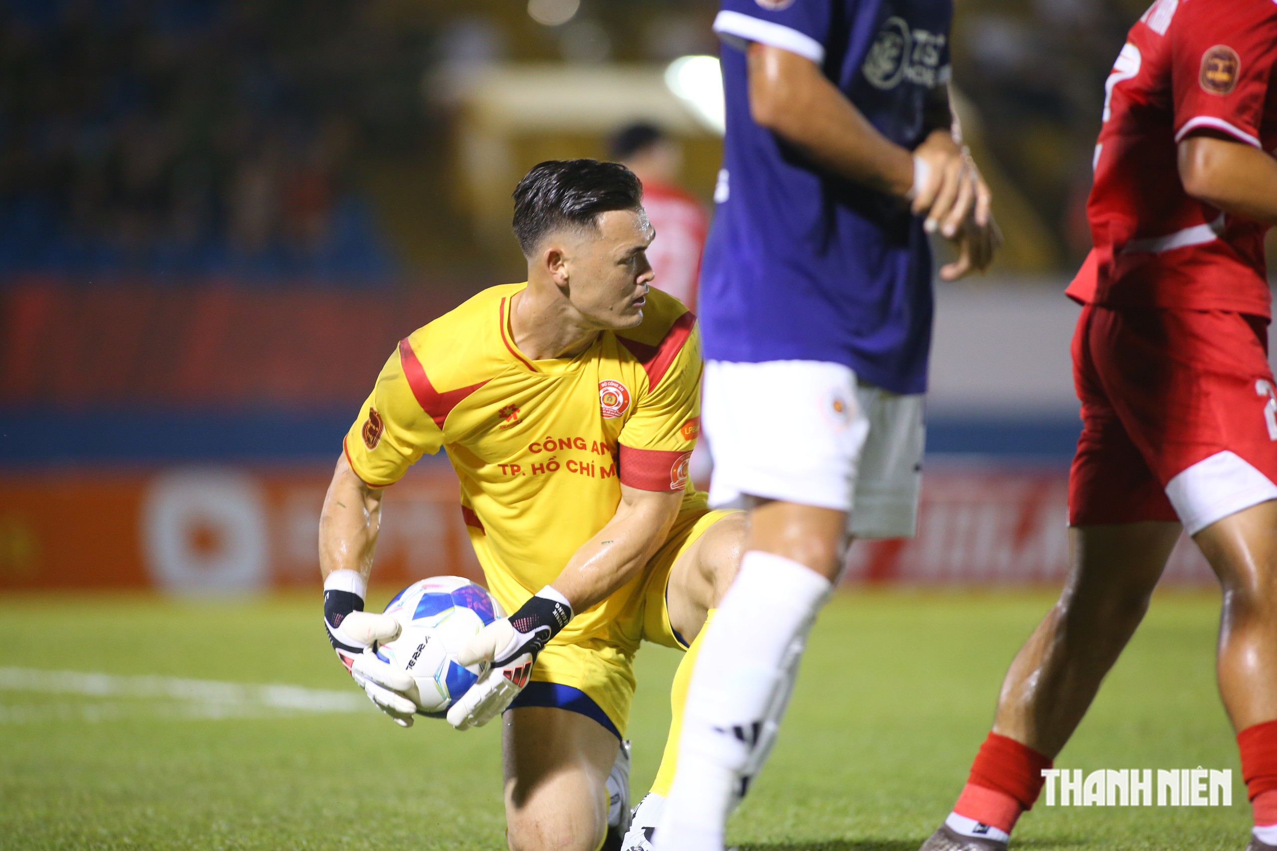 Lê Giang Patrik xứng danh thủ môn hay nhất ASEAN Cup, Văn Quyết cũng phải xuýt xoa- Ảnh 2.