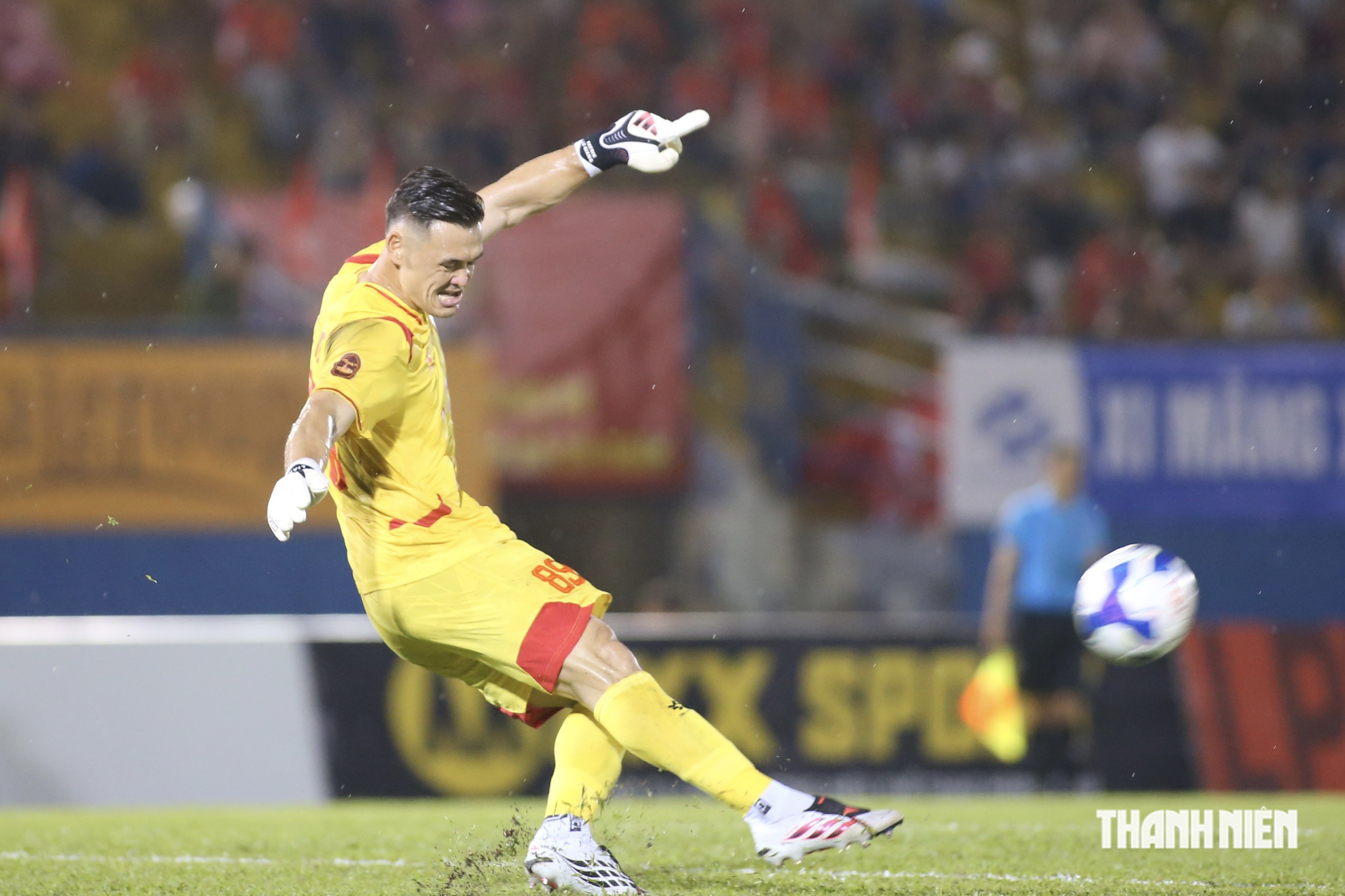 Lê Giang Patrik xứng danh thủ môn hay nhất ASEAN Cup, Văn Quyết cũng phải xuýt xoa- Ảnh 3.
