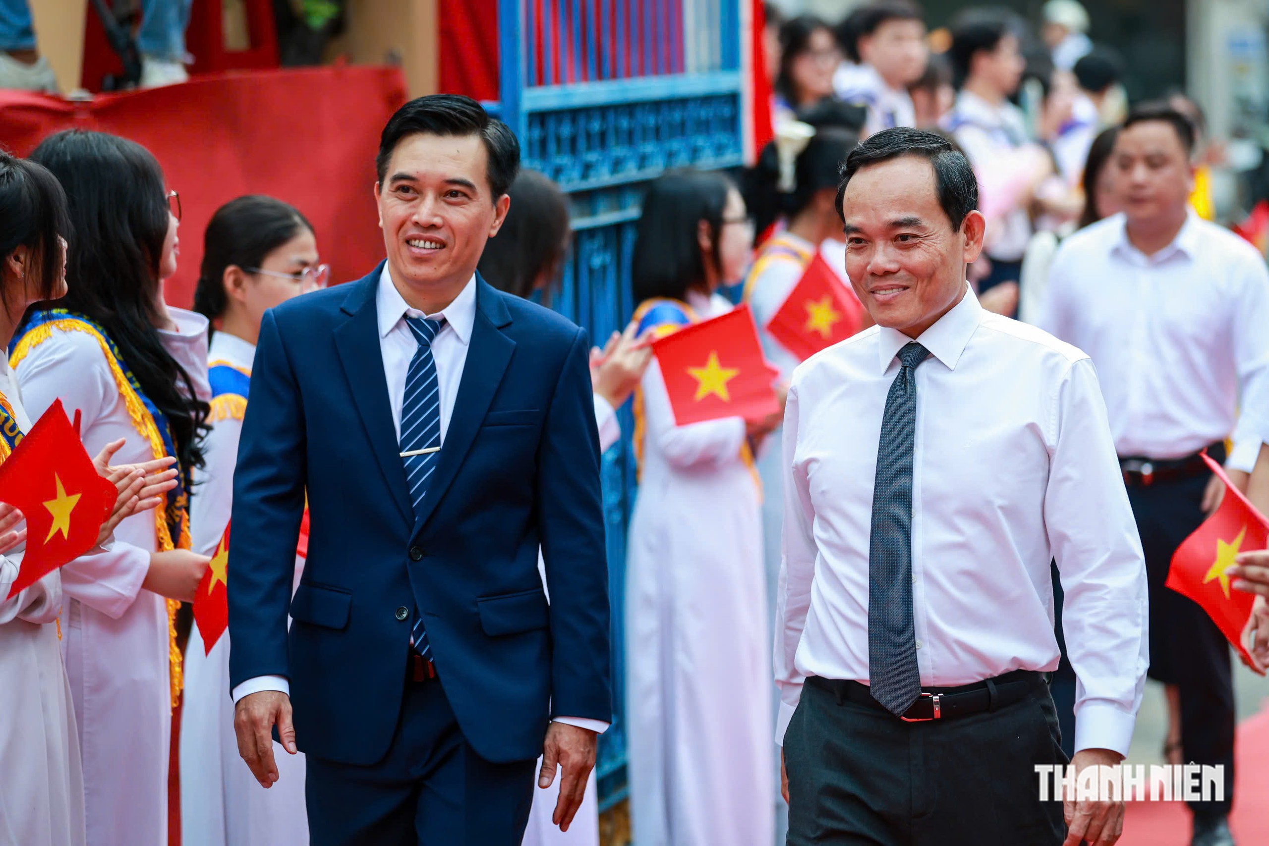 Những khoảnh khắc đẹp ng&agrave;y khai giảng, TP.HCM bước v&agrave;o năm học mới 2026 - 2027 - Ảnh 1.