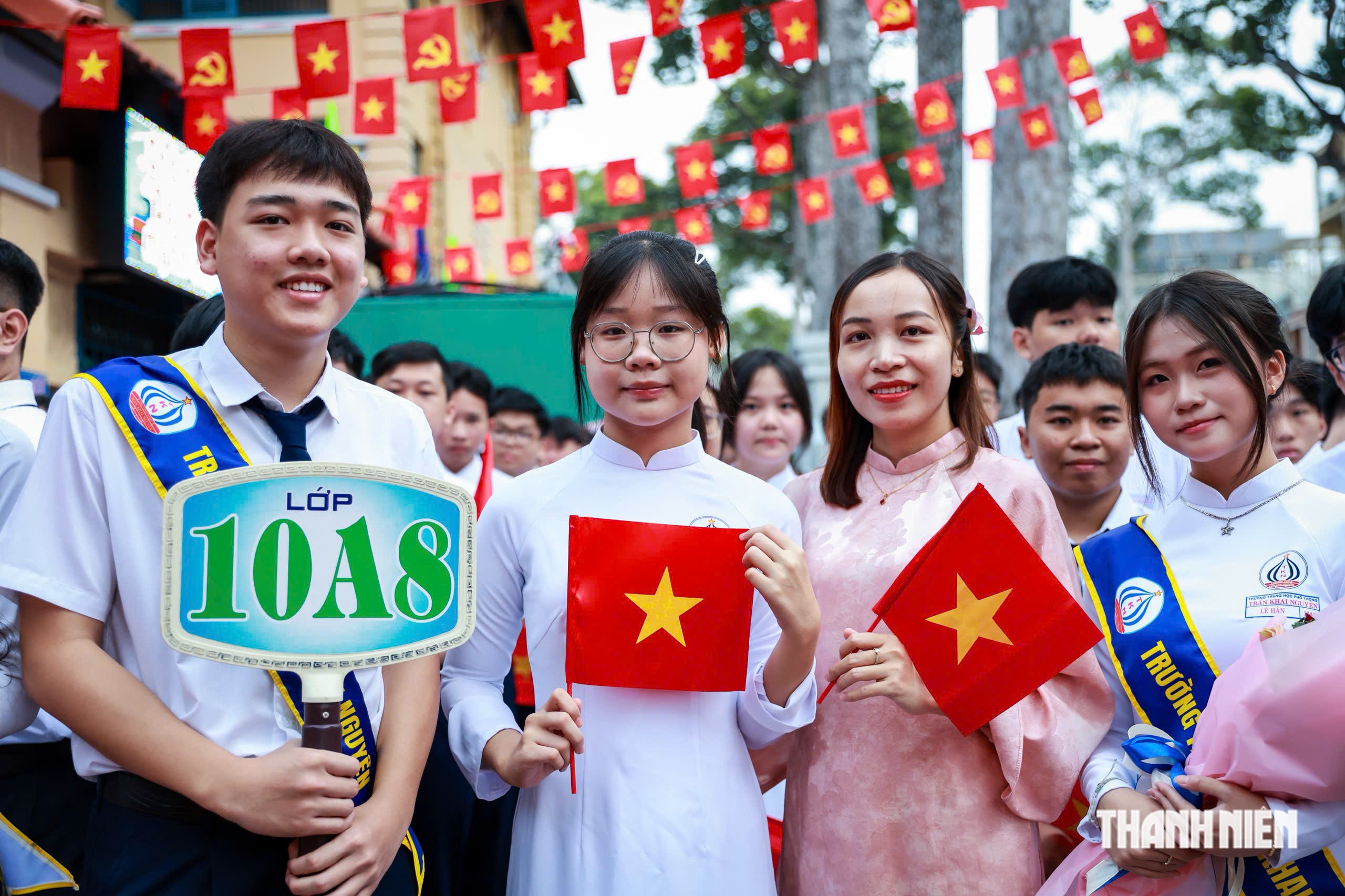 Những khoảnh khắc đẹp ng&agrave;y khai giảng, TP.HCM bước v&agrave;o năm học mới 2026 - 2027 - Ảnh 14.