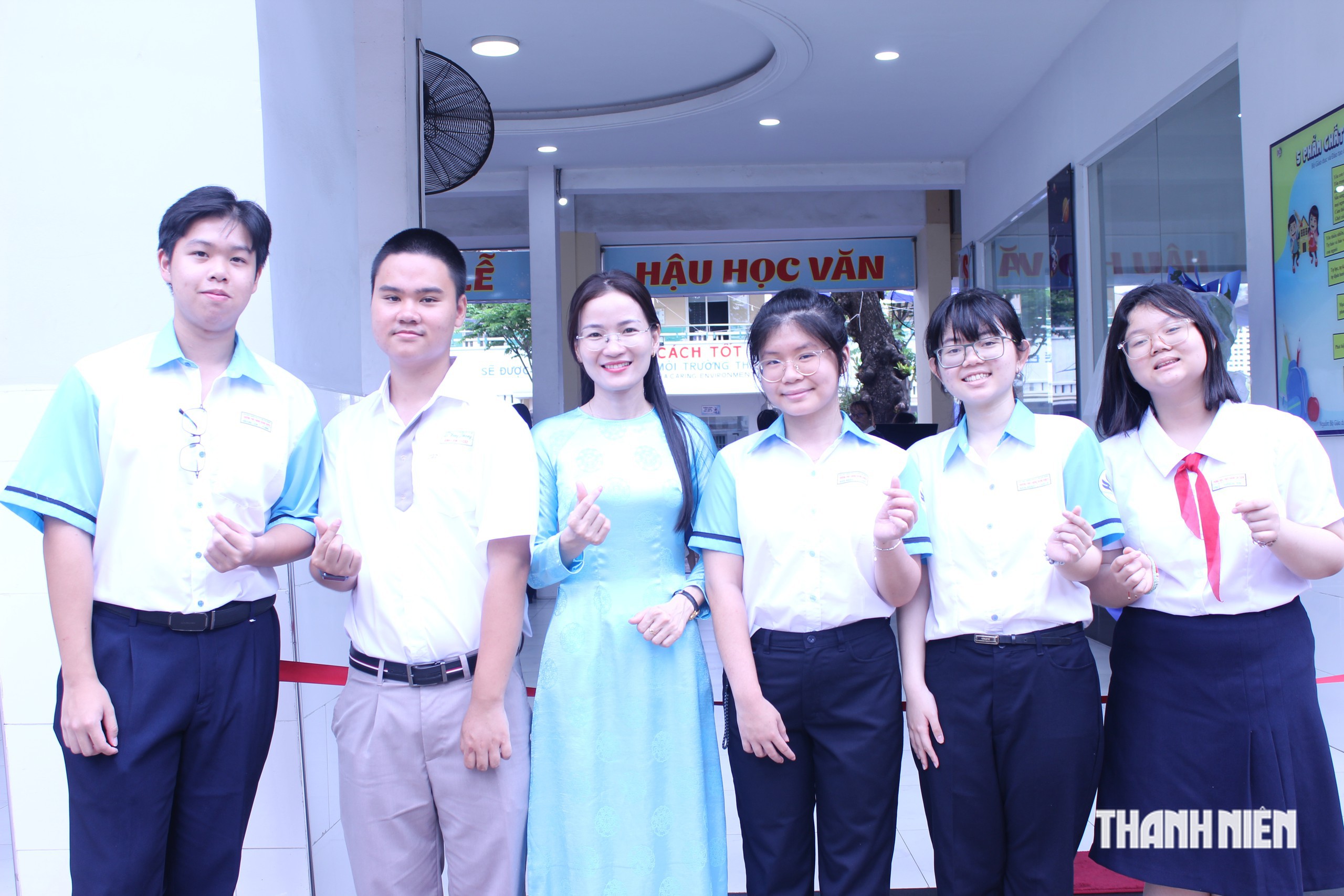 Ngày trở về 'nhà' xúc động của học sinh Phổ thông Năng khiếu, chuyên Lê Hồng Phong - Ảnh 4.