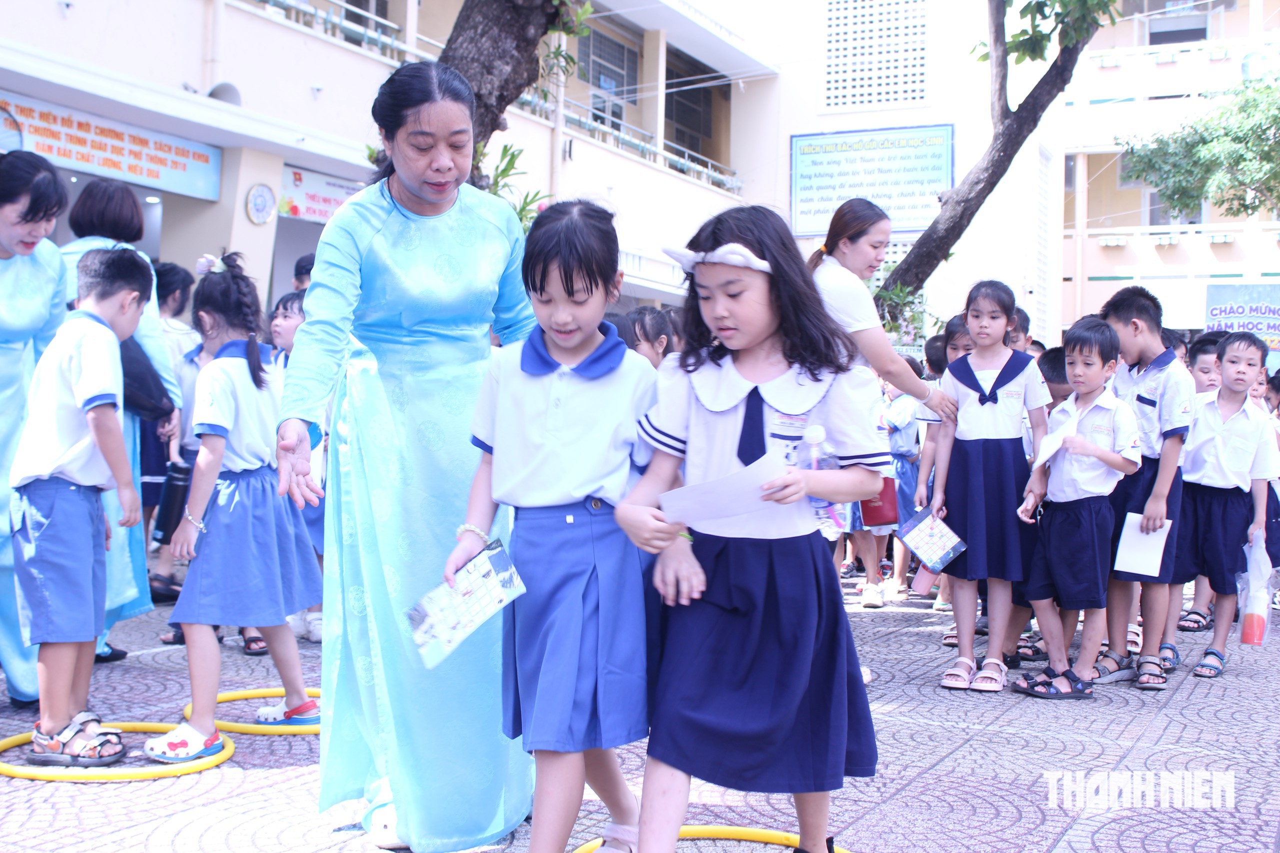 Ngày trở về 'nhà' xúc động của học sinh Phổ thông Năng khiếu, chuyên Lê Hồng Phong - Ảnh 3.