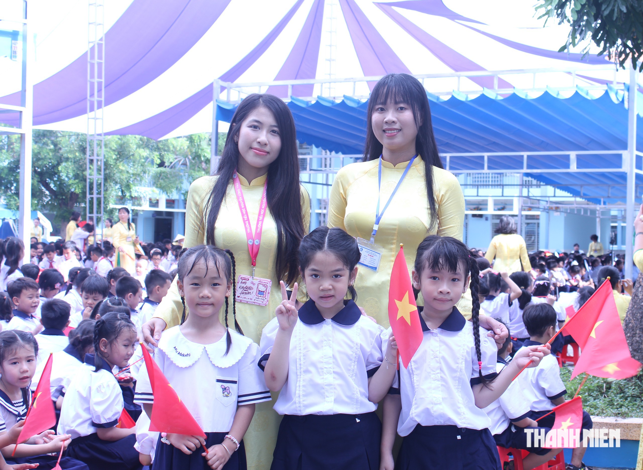Những khoảnh khắc đẹp ng&agrave;y khai giảng, TP.HCM bước v&agrave;o năm học mới 2026 - 2027 - Ảnh 7.