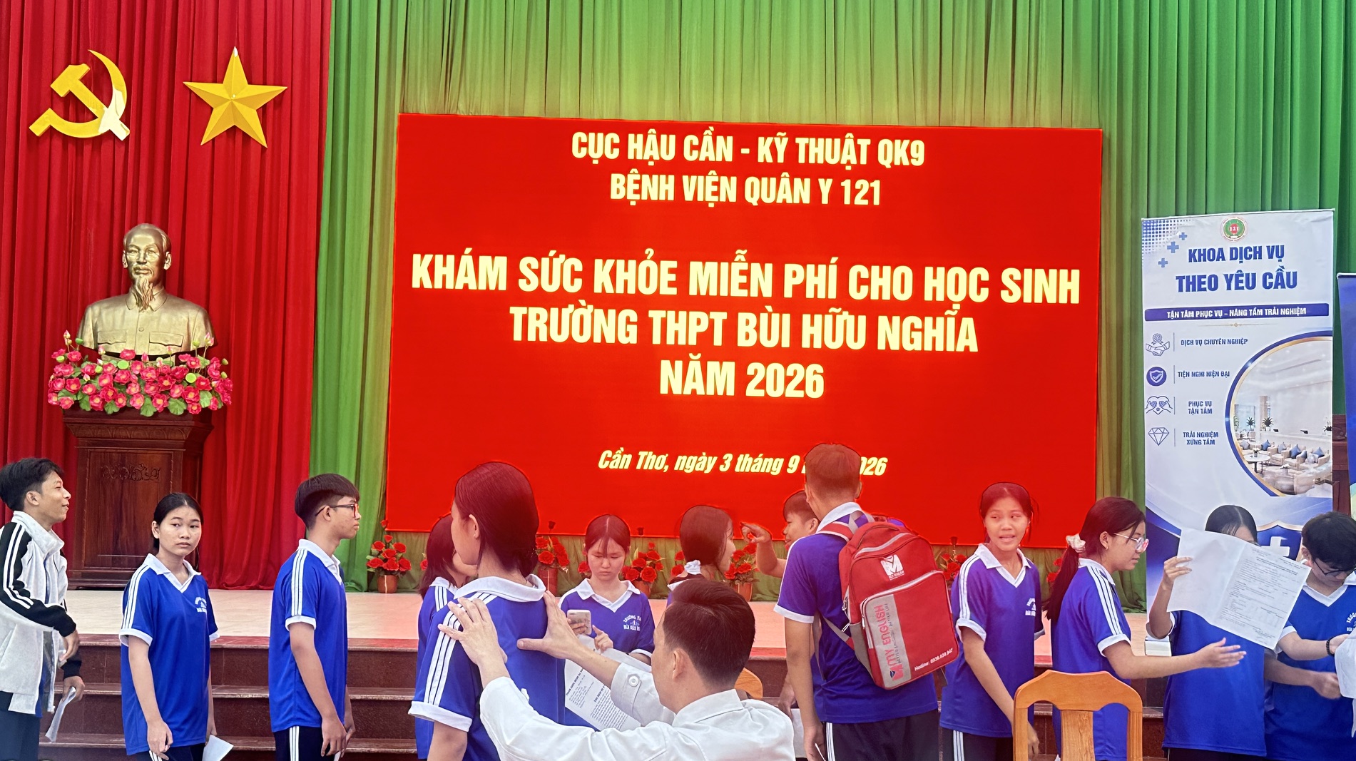 Bệnh viện Quân y 121 đẩy mạnh khám sức khỏe giúp dân - Ảnh 2.
