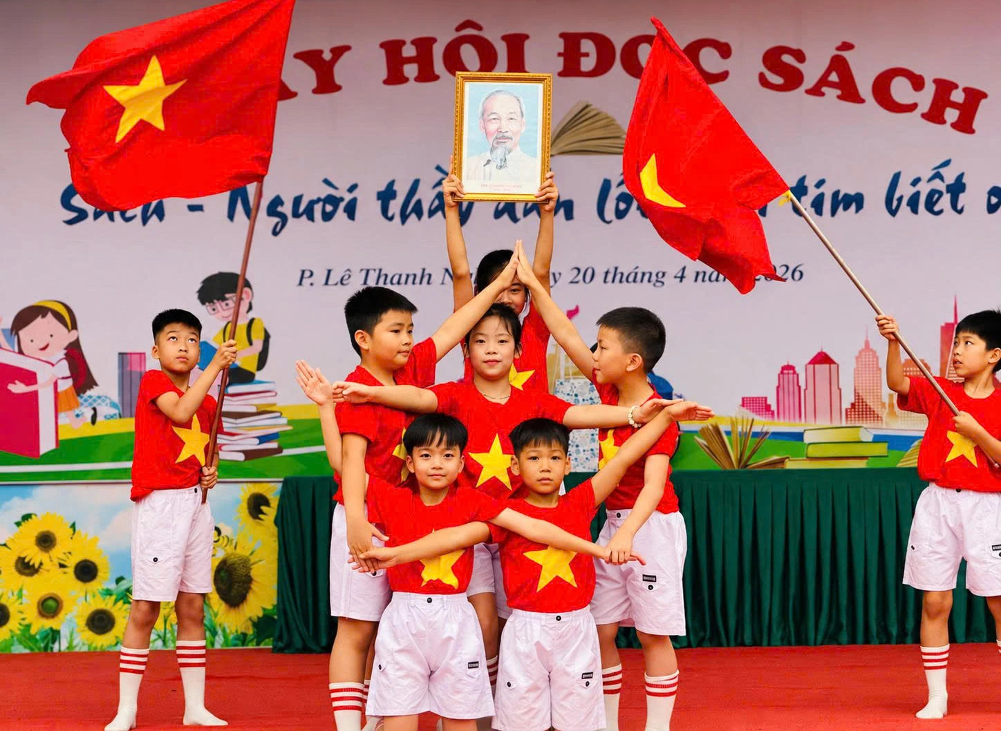 Hải Phòng ra mắt mô hình 'trường học xã hội chủ nghĩa' - Ảnh 1.