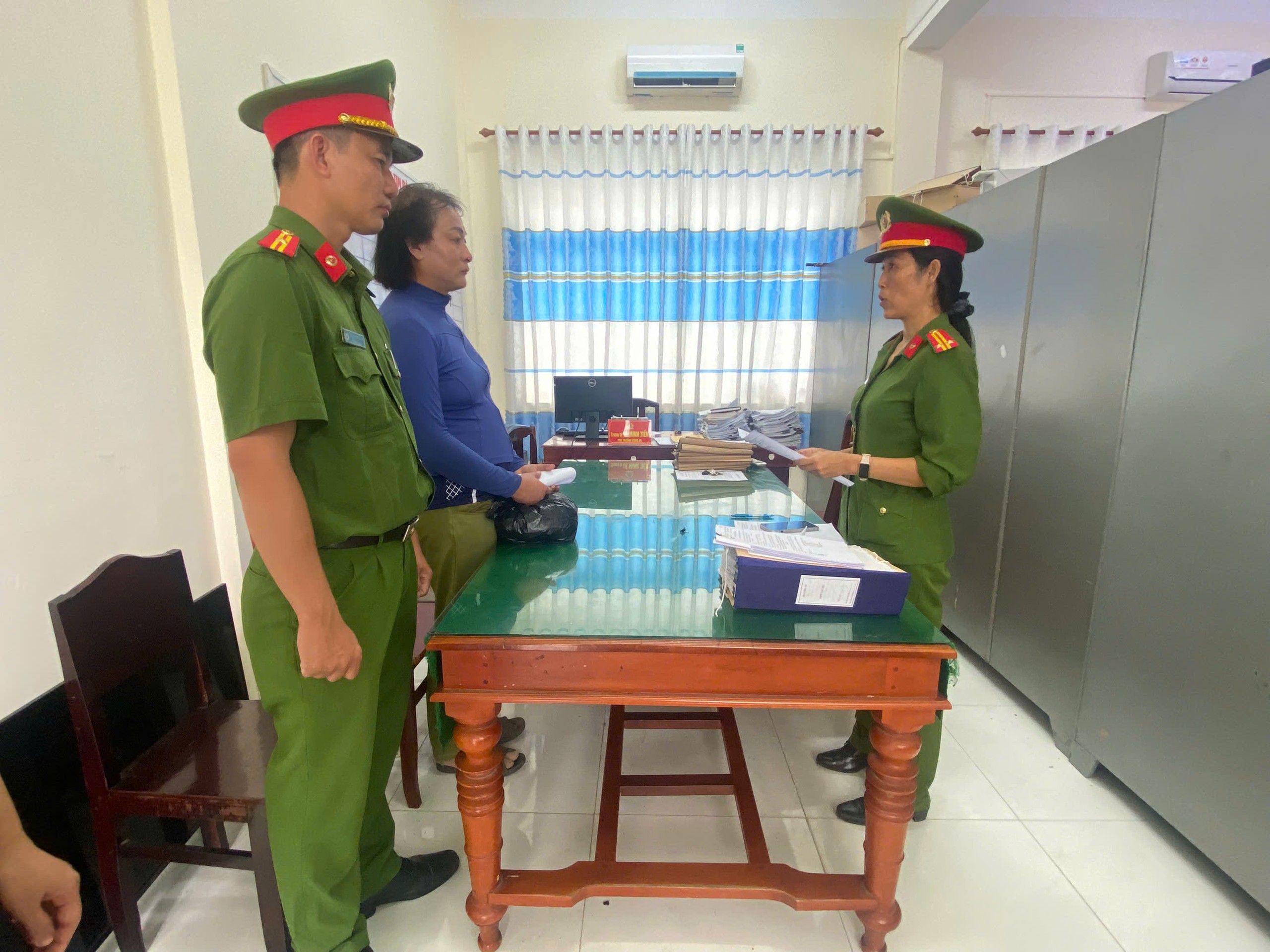 Vĩnh Long: Khởi tố 2 người dâm ô và giao cấu người dưới 16 tuổi- Ảnh 1.