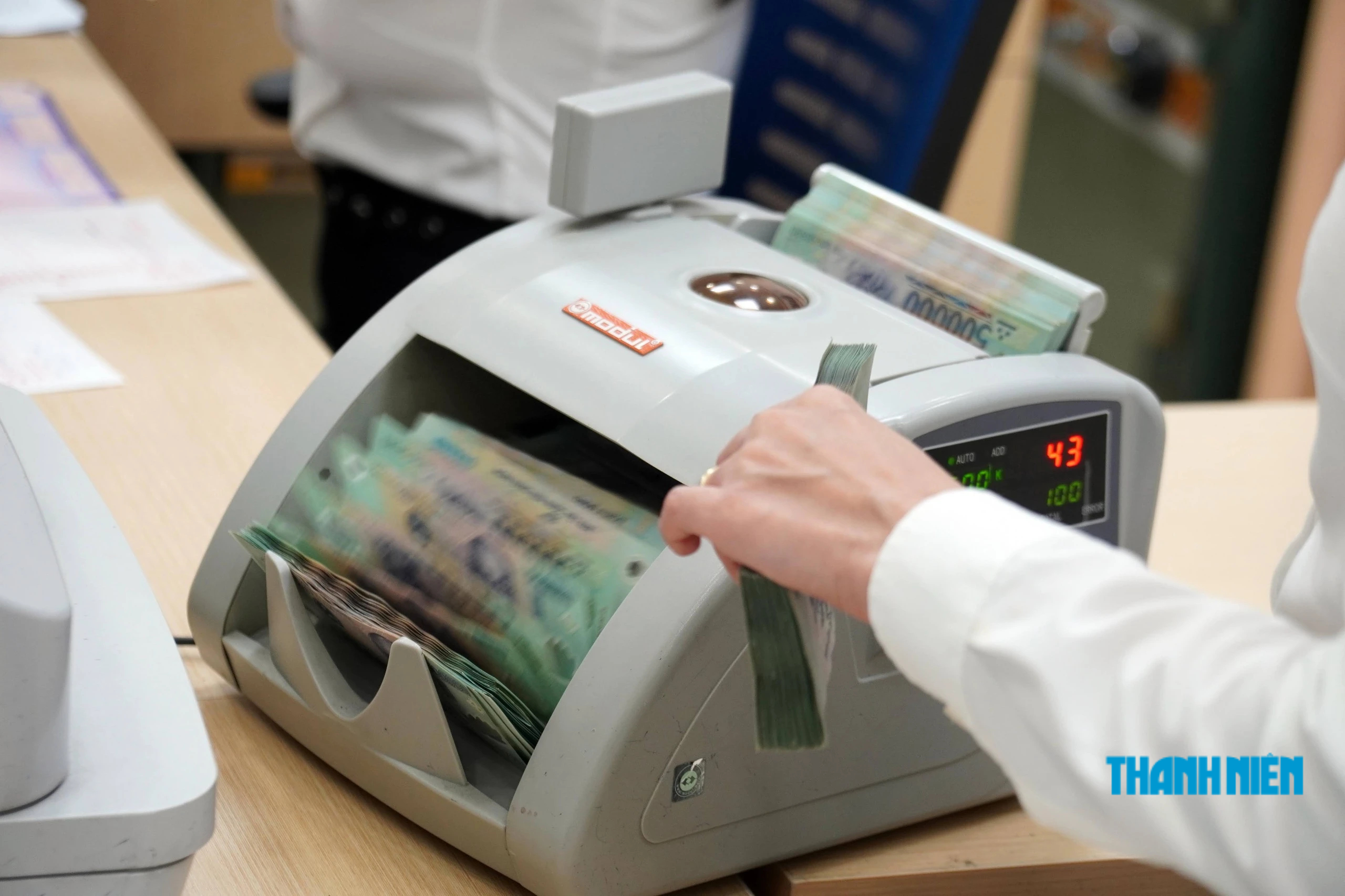 Thuế TP.HCM công bố hàng ngàn doanh nghiệp, cá nhân nợ thuế- Ảnh 1.
