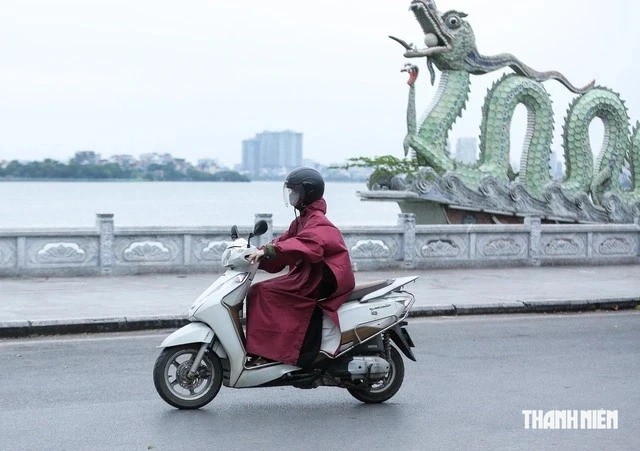 Miền Bắc đ&oacute;n đợt kh&ocirc;ng kh&iacute; lạnh đầu ti&ecirc;n, nhiệt độ xuống dưới 23 độ- Ảnh 1.