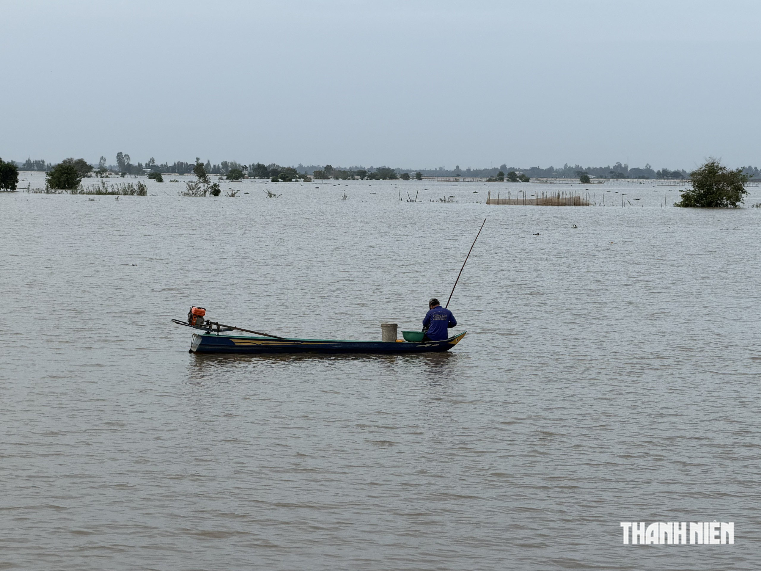 Những căn nhà theo mùa nước nổi: Xóm 'ngóng nước' ở rốn lũ sông Tiền - Ảnh 4.