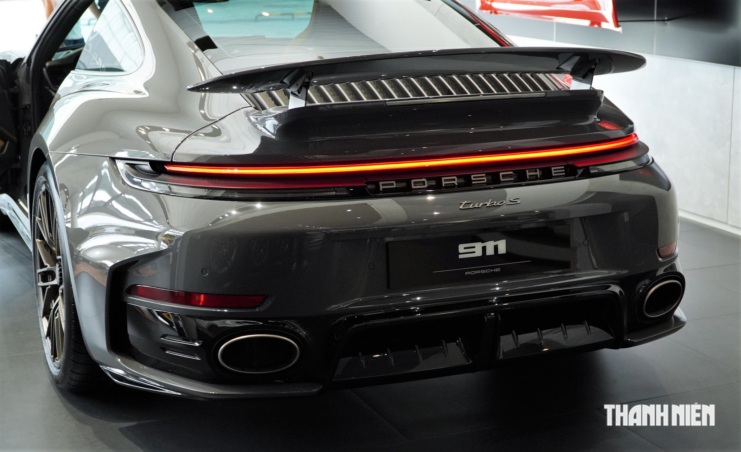 Porsche 911 Turbo S mạnh nhất về Việt Nam, có gì để 'dân chơi' xuống tiền?- Ảnh 16.
