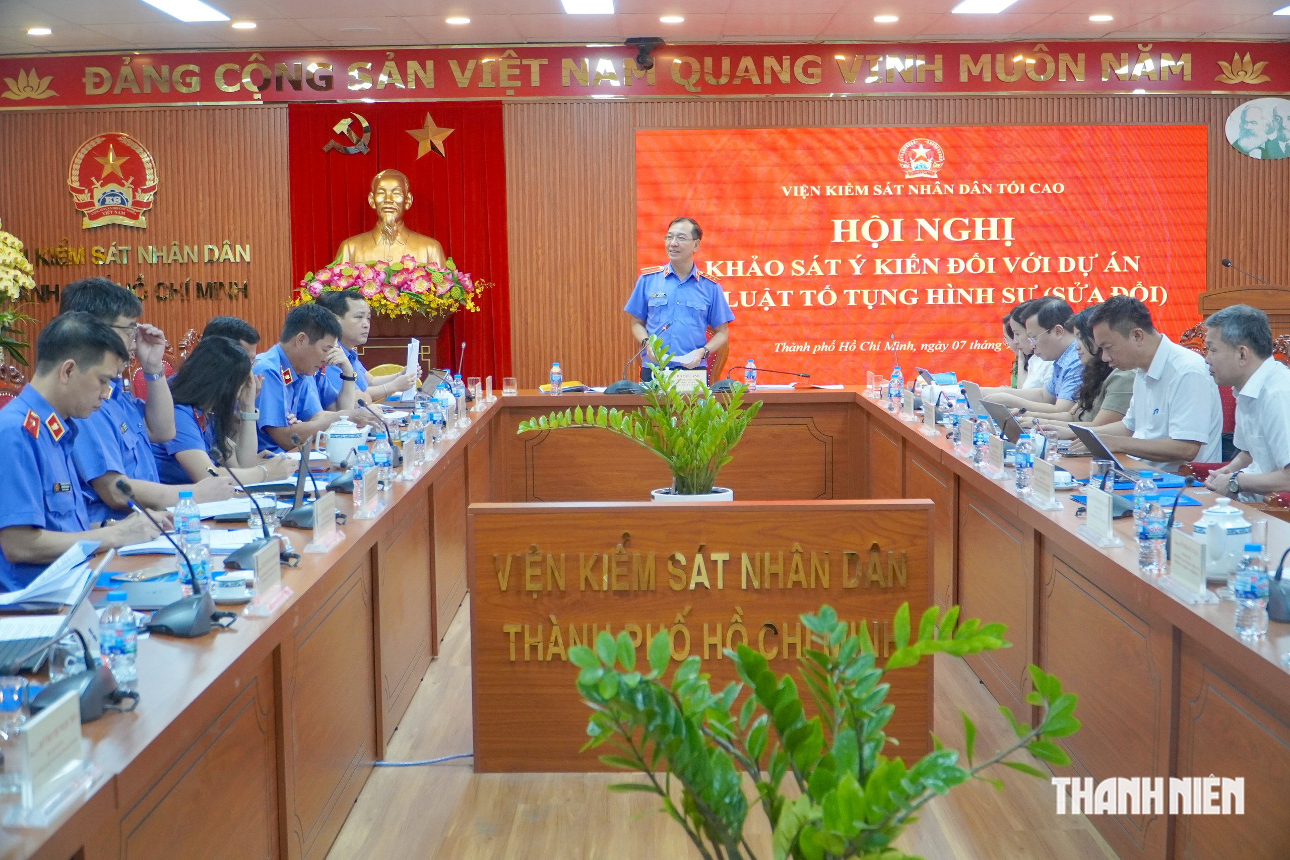 Nhận tội để hưởng khoan hồng, người cầm đầu được hưởng án nhẹ hơn người tiếp sức? - Ảnh 1.
