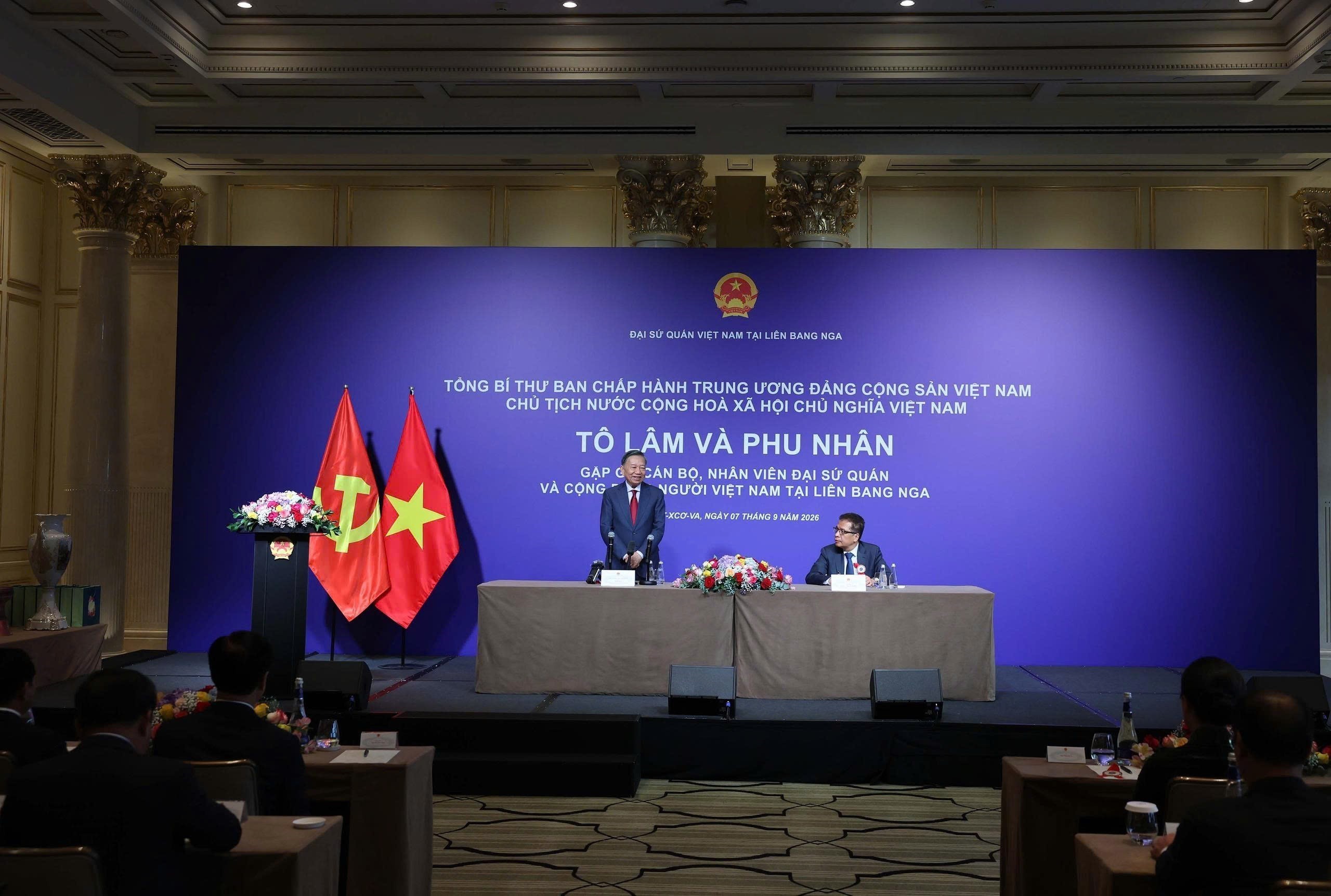 Tổng B&iacute; thư, Chủ tịch nước T&ocirc; L&acirc;m gặp gỡ cộng đồng người Việt Nam tại Nga- Ảnh 2.
