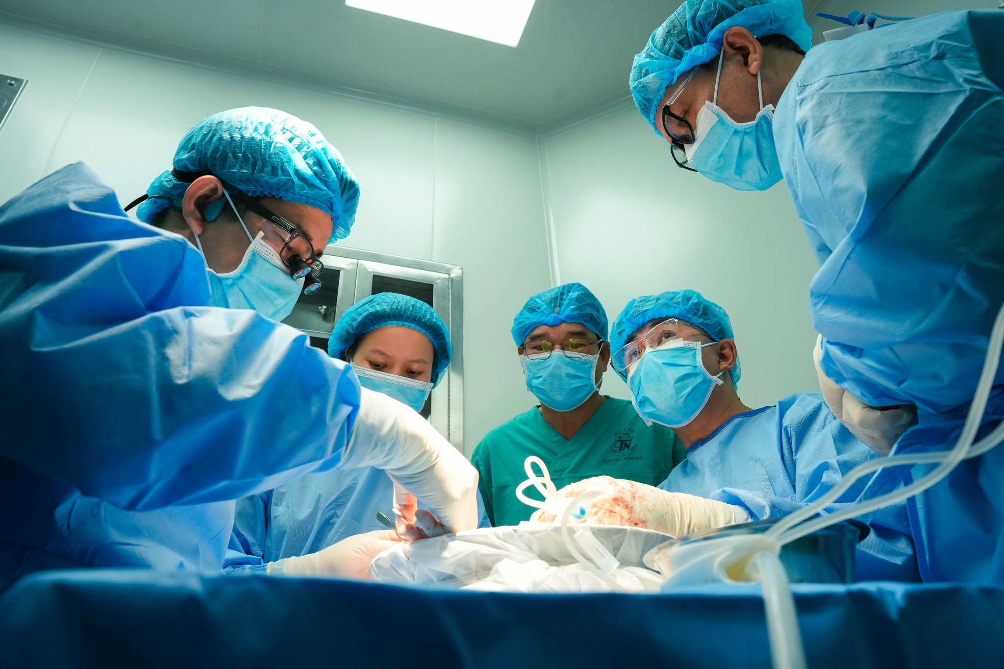 Người em hiến một phần l&aacute; gan, cứu anh trai mắc ung thư gan- Ảnh 1.